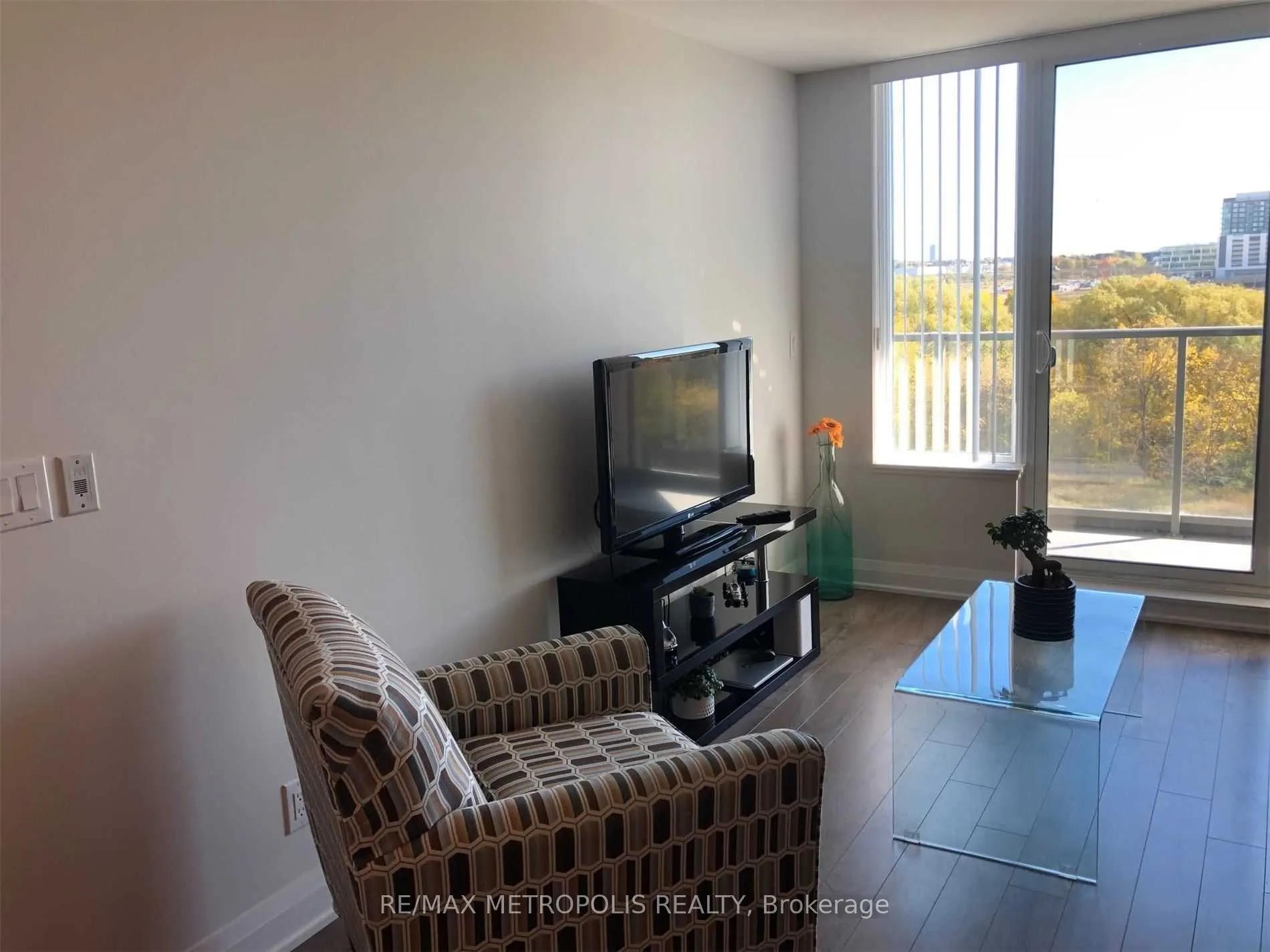 18 Uptown Drive, #819
