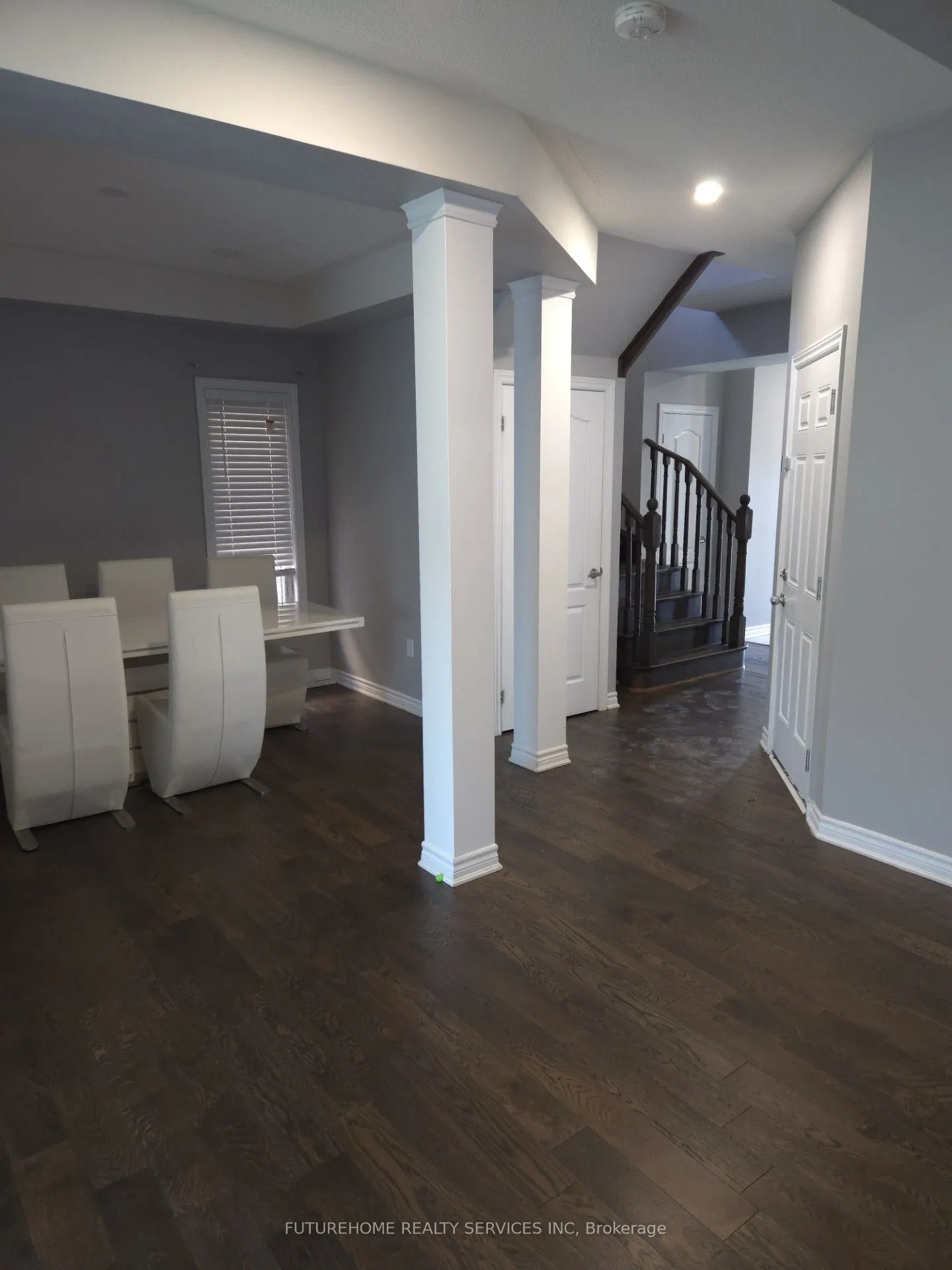 8 Terry Clayton Avenue