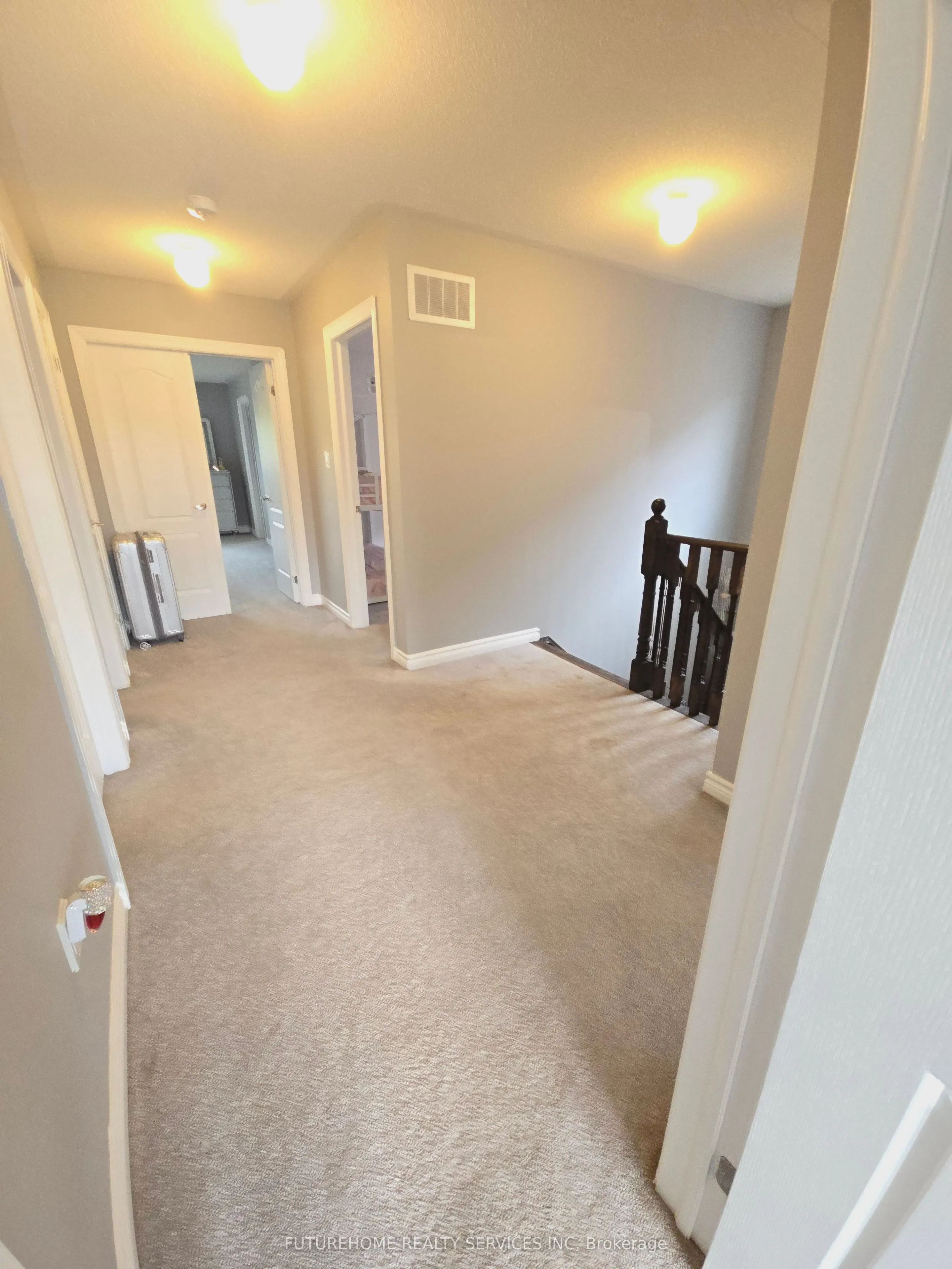8 Terry Clayton Avenue