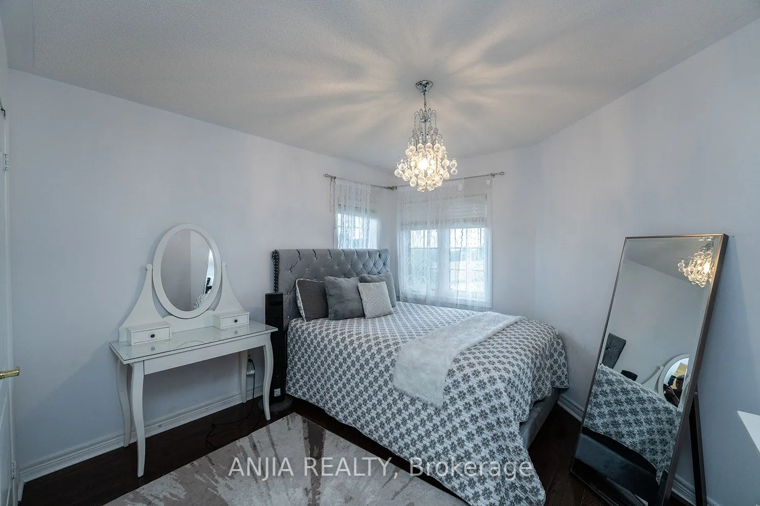 68 Lucida Court