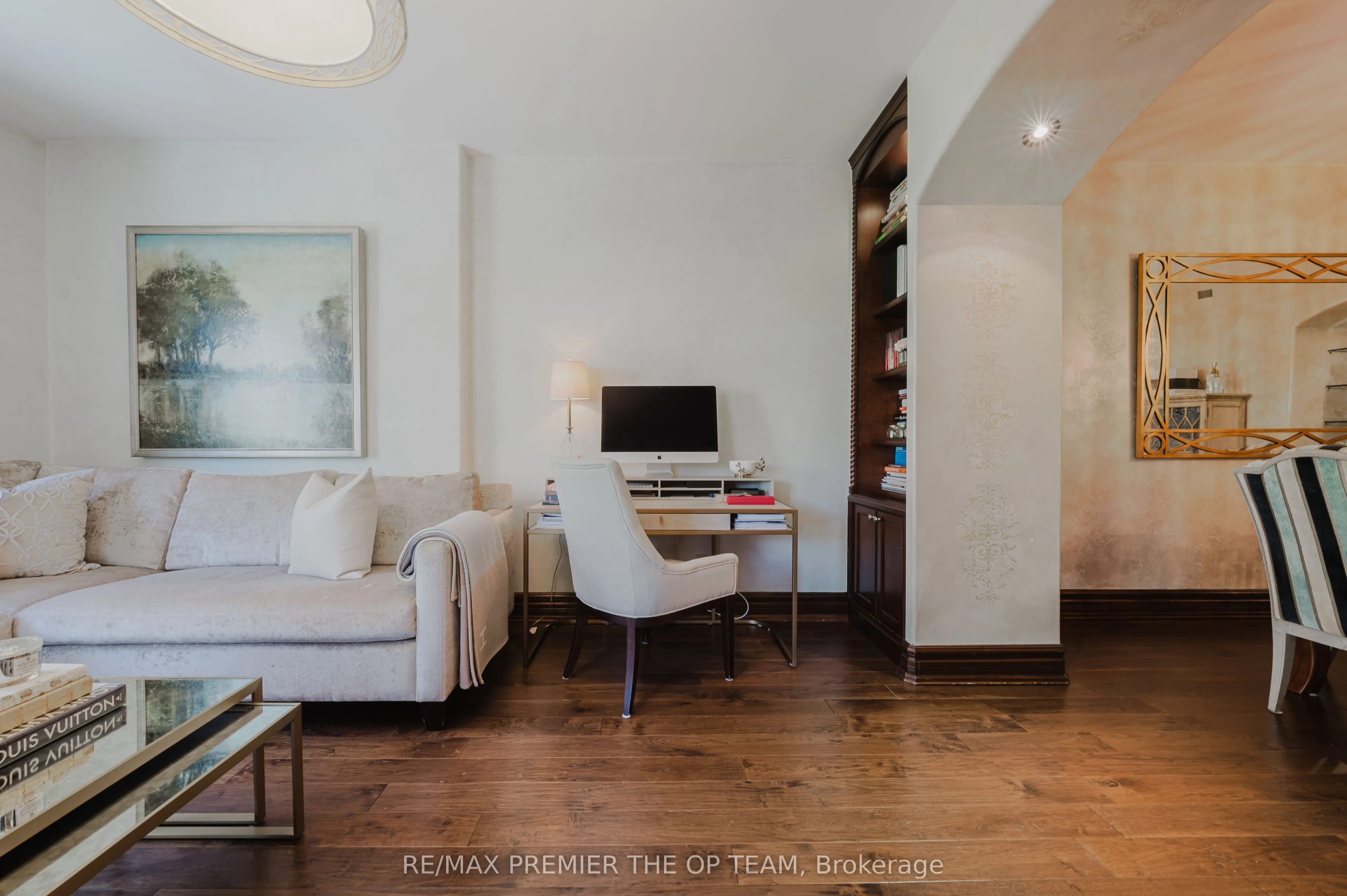121 Woodbridge Avenue, #321