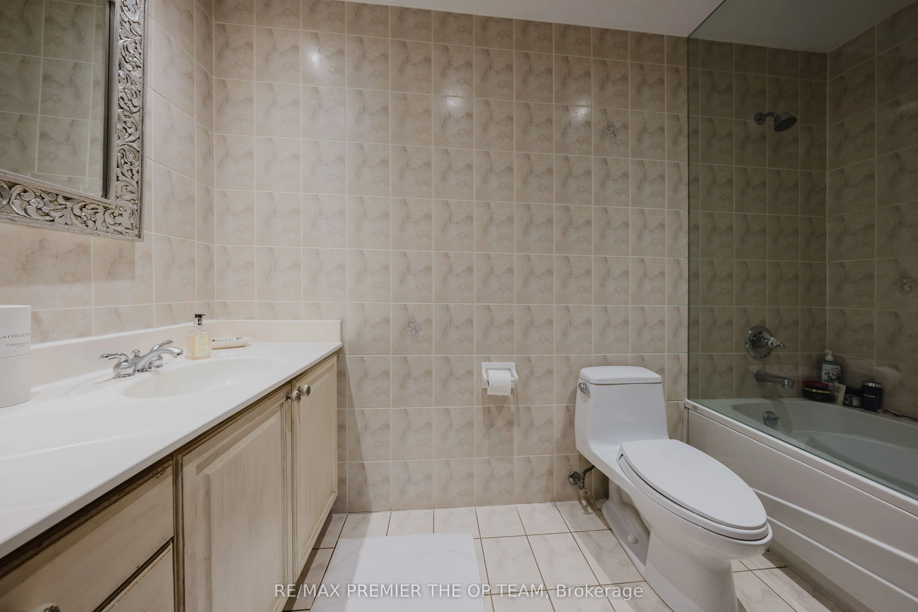 121 Woodbridge Avenue, #321
