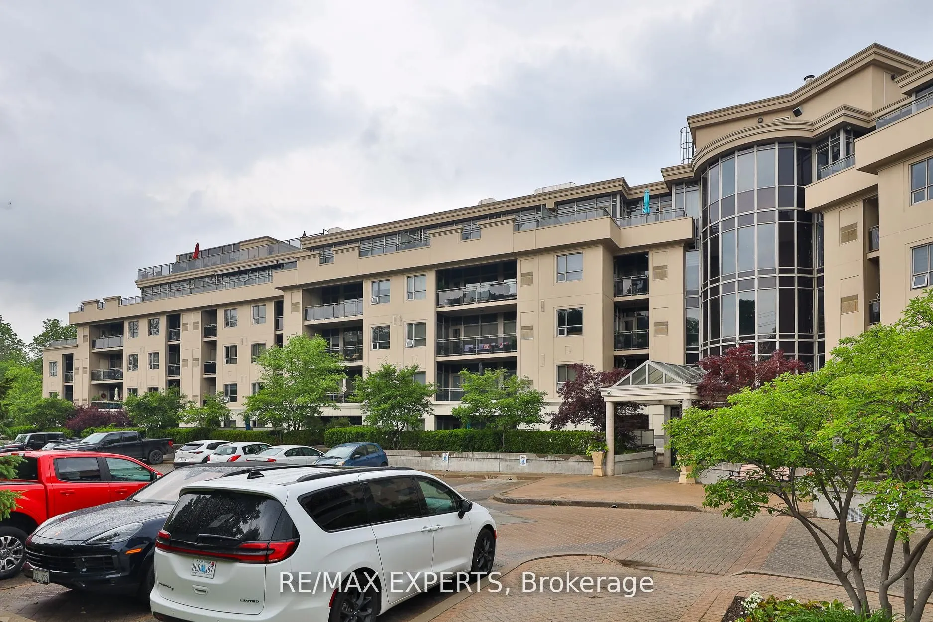 8201 Islington Avenue, #319