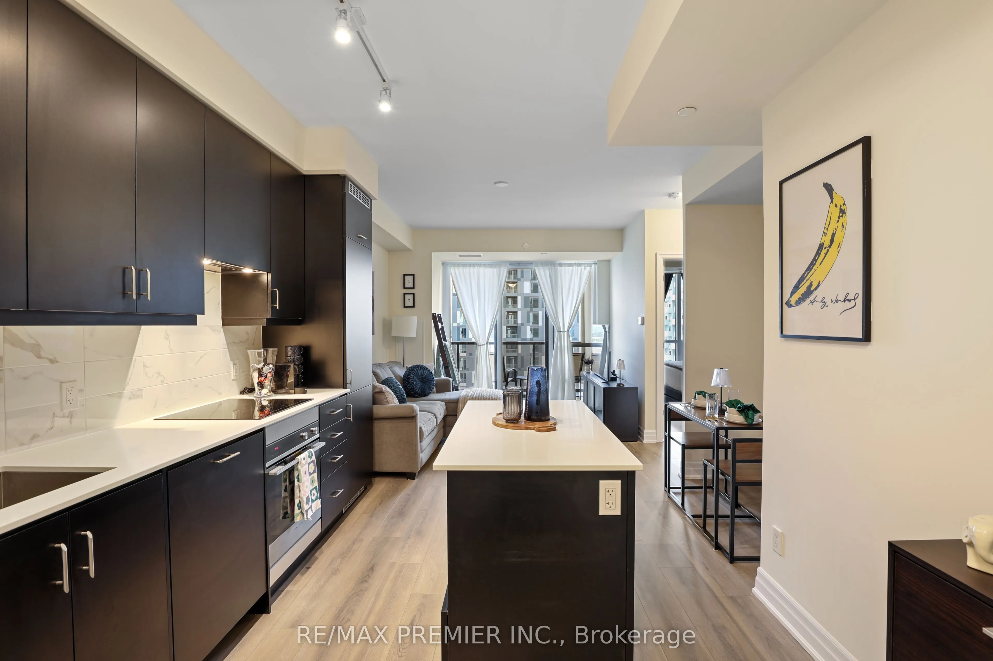 9085 Jane Street, #1411