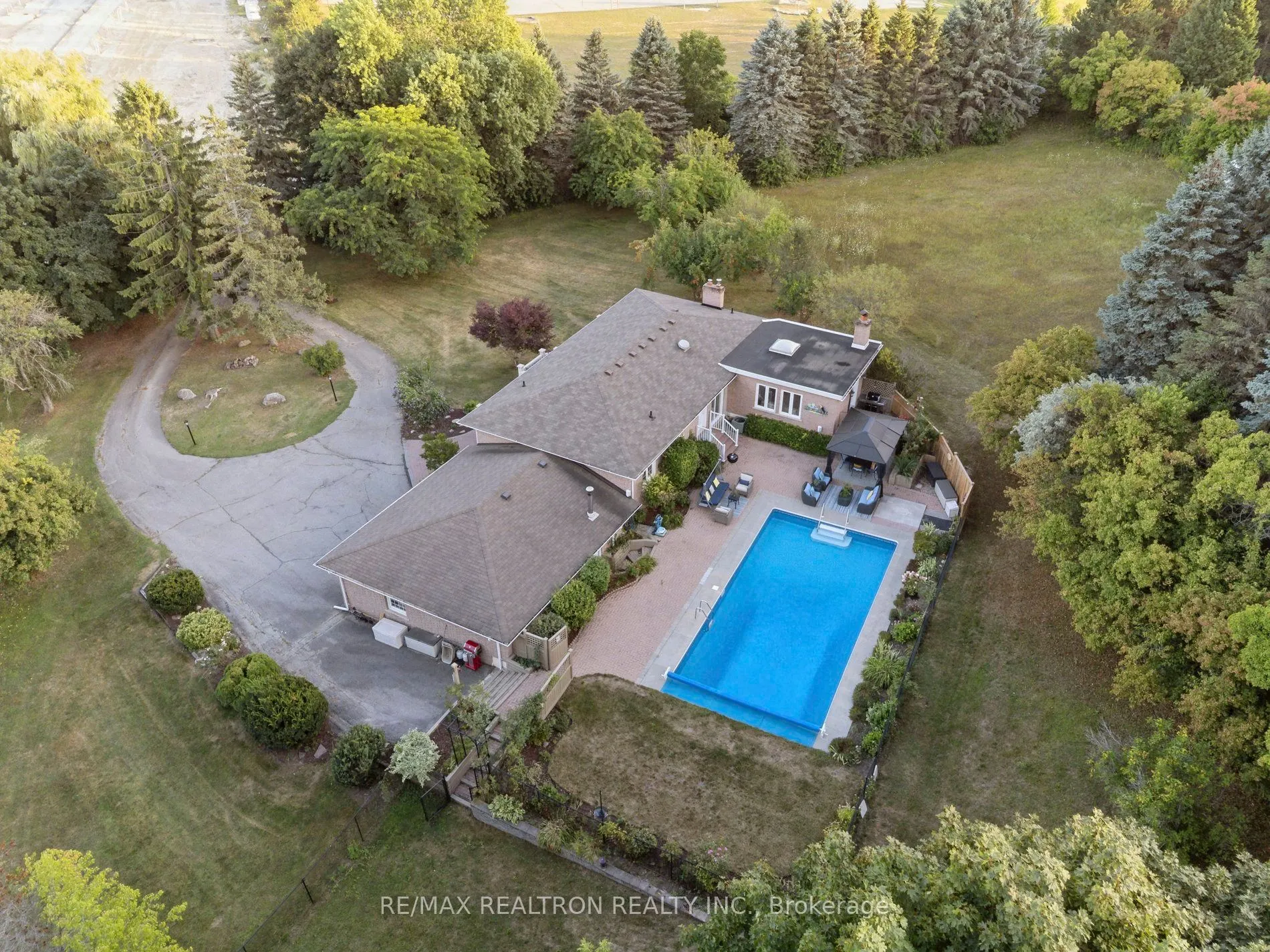 668 Mount Albert Road