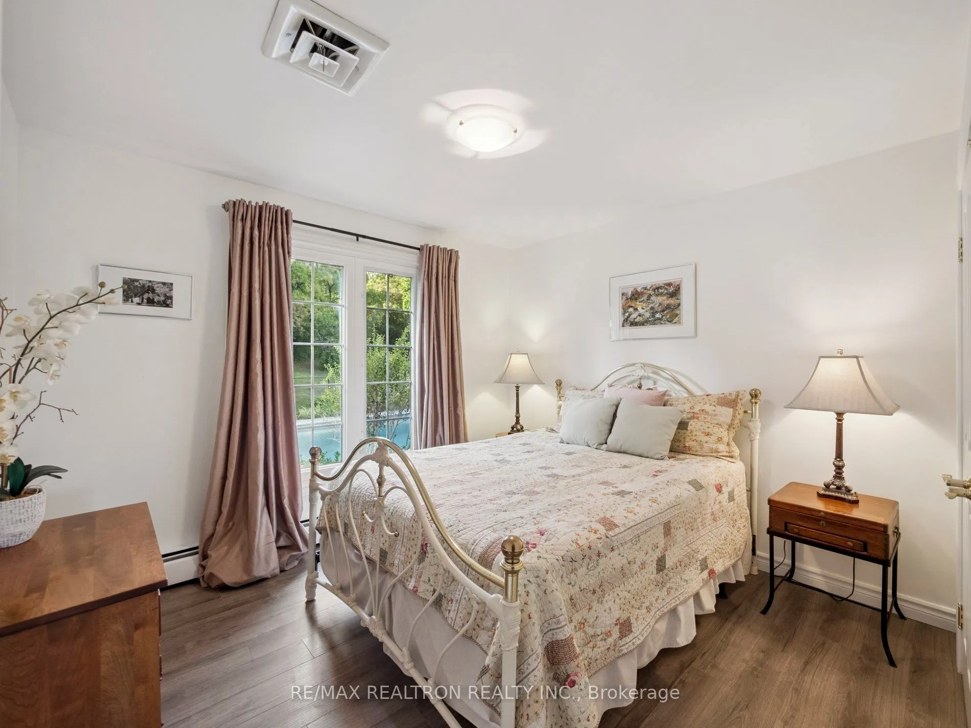 668 Mount Albert Road