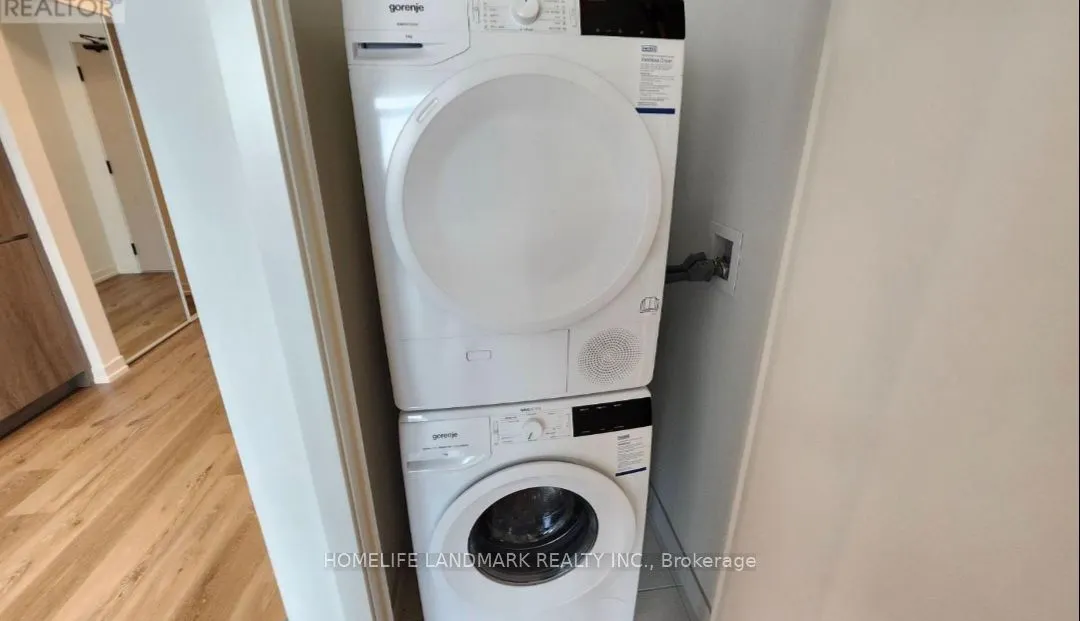 28 Interchange Way, #3801