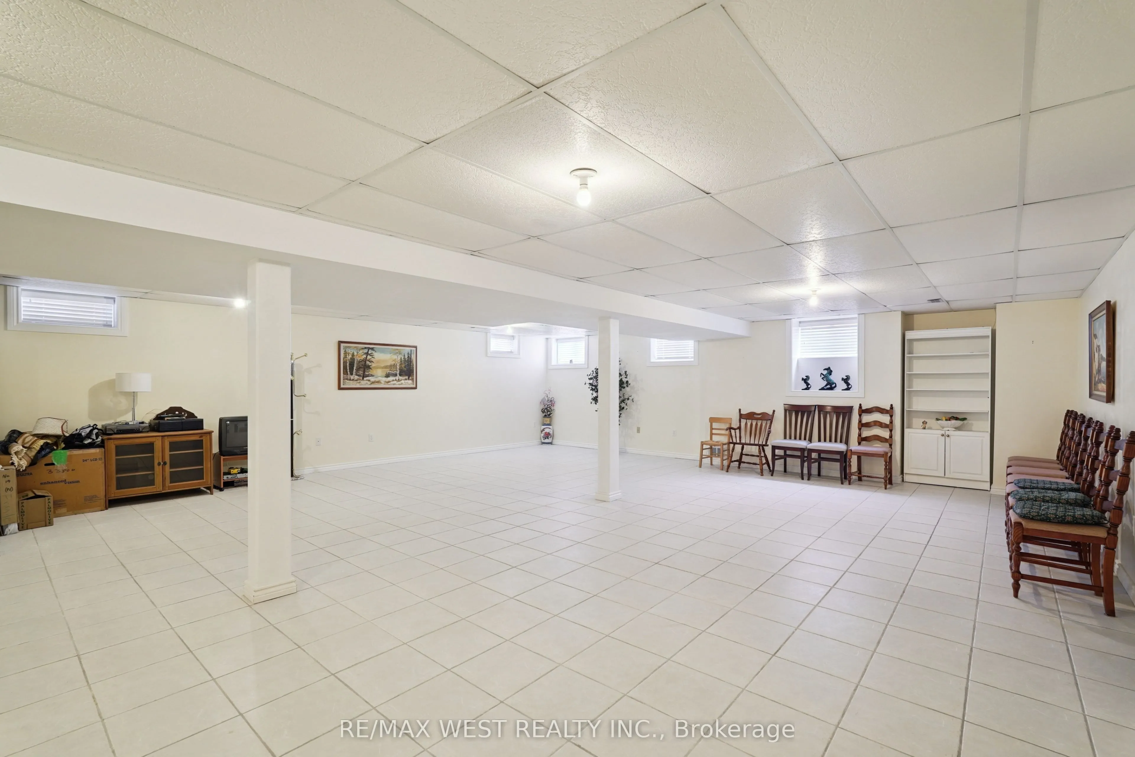 133 Cupola Crescent