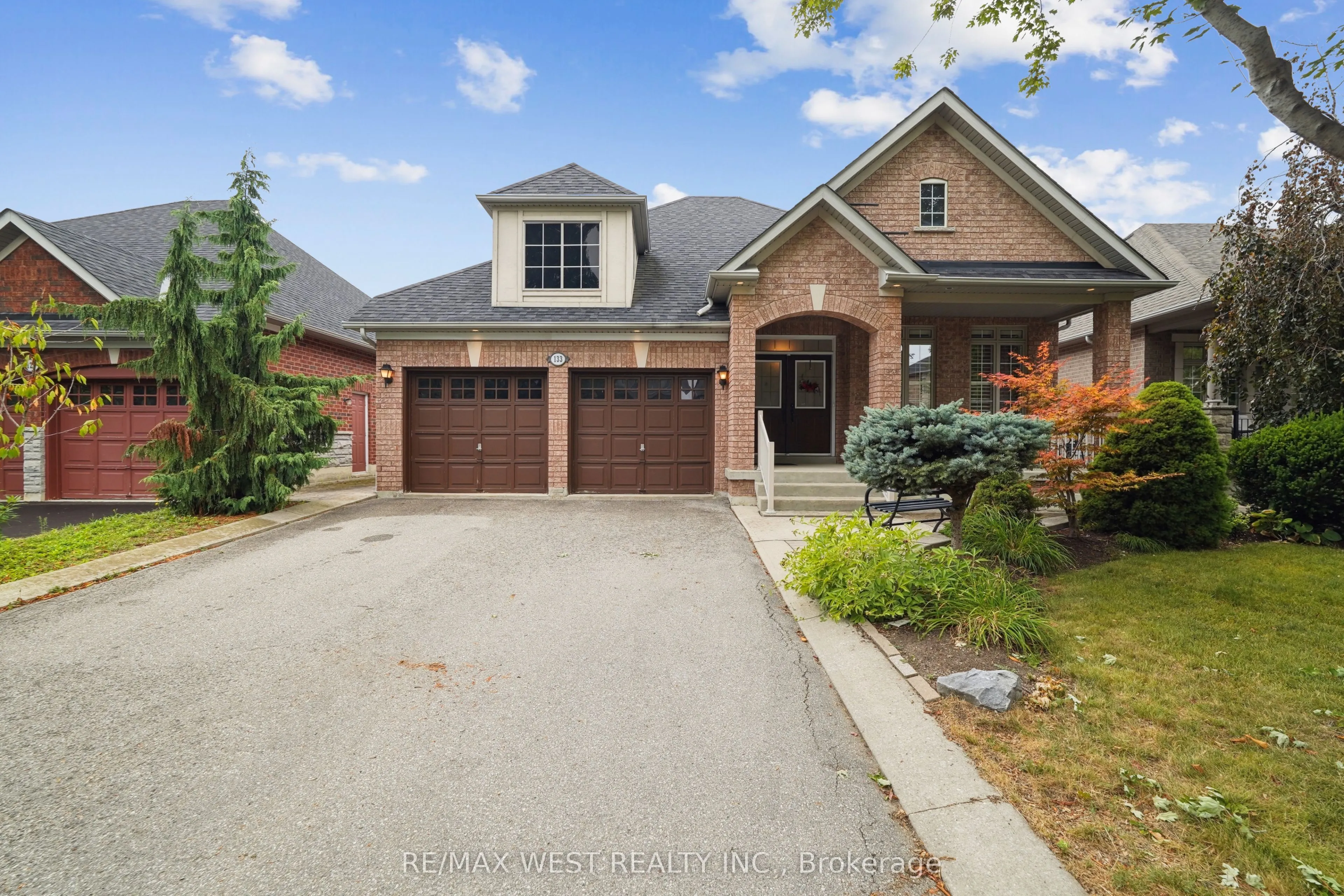 133 Cupola Crescent