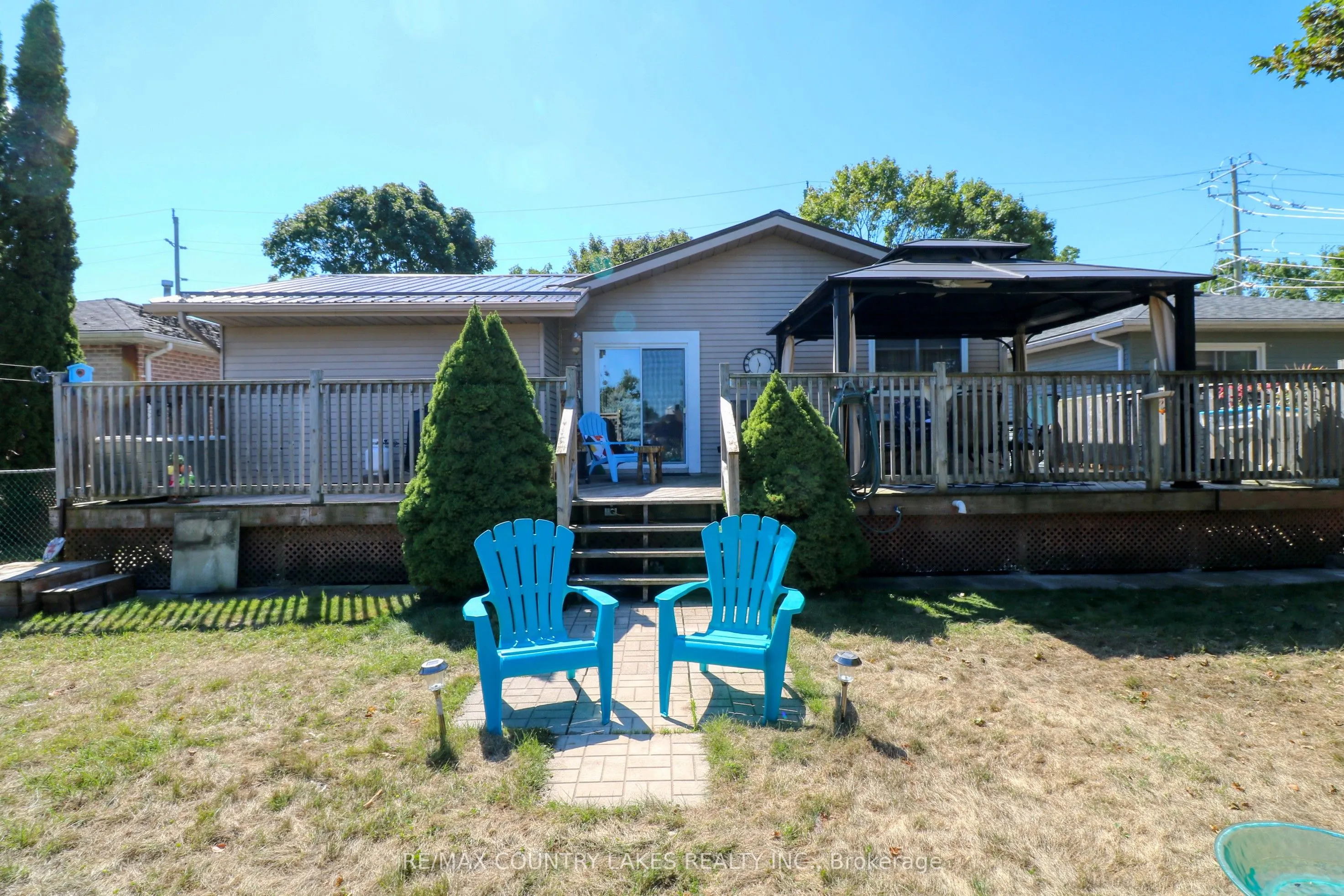 588 Main Street E