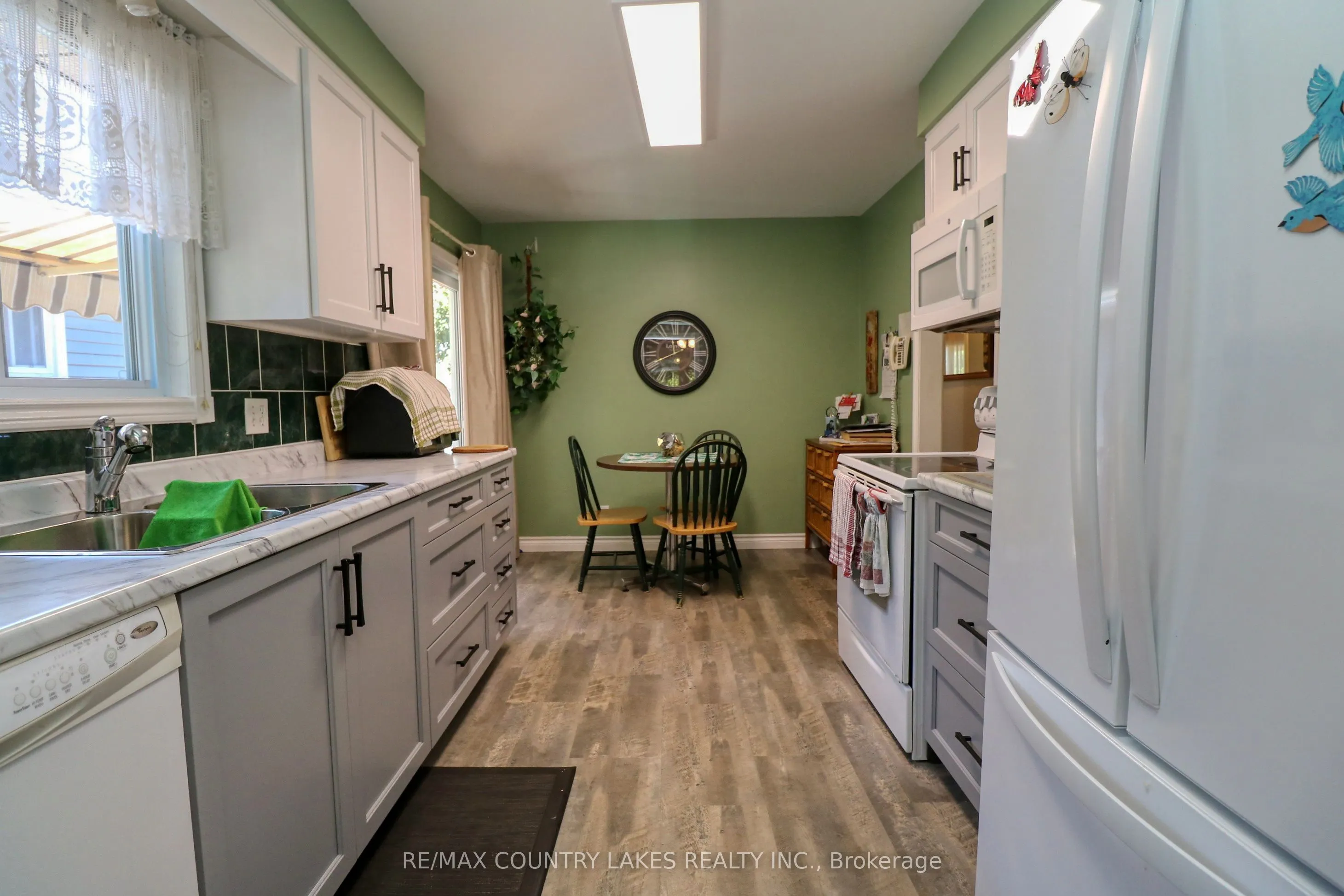 588 Main Street E