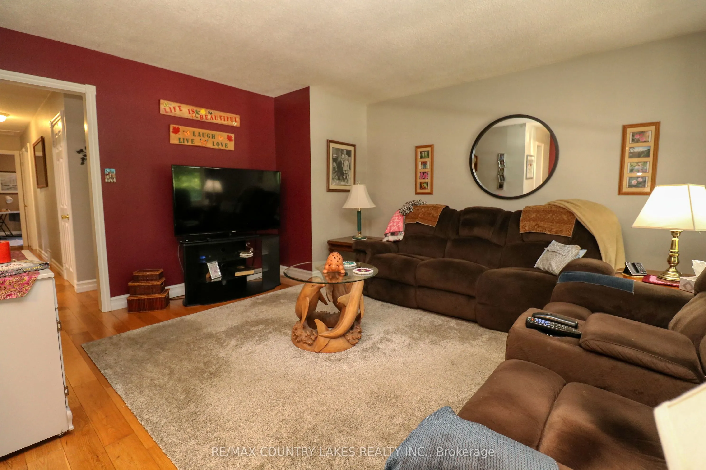 588 Main Street E