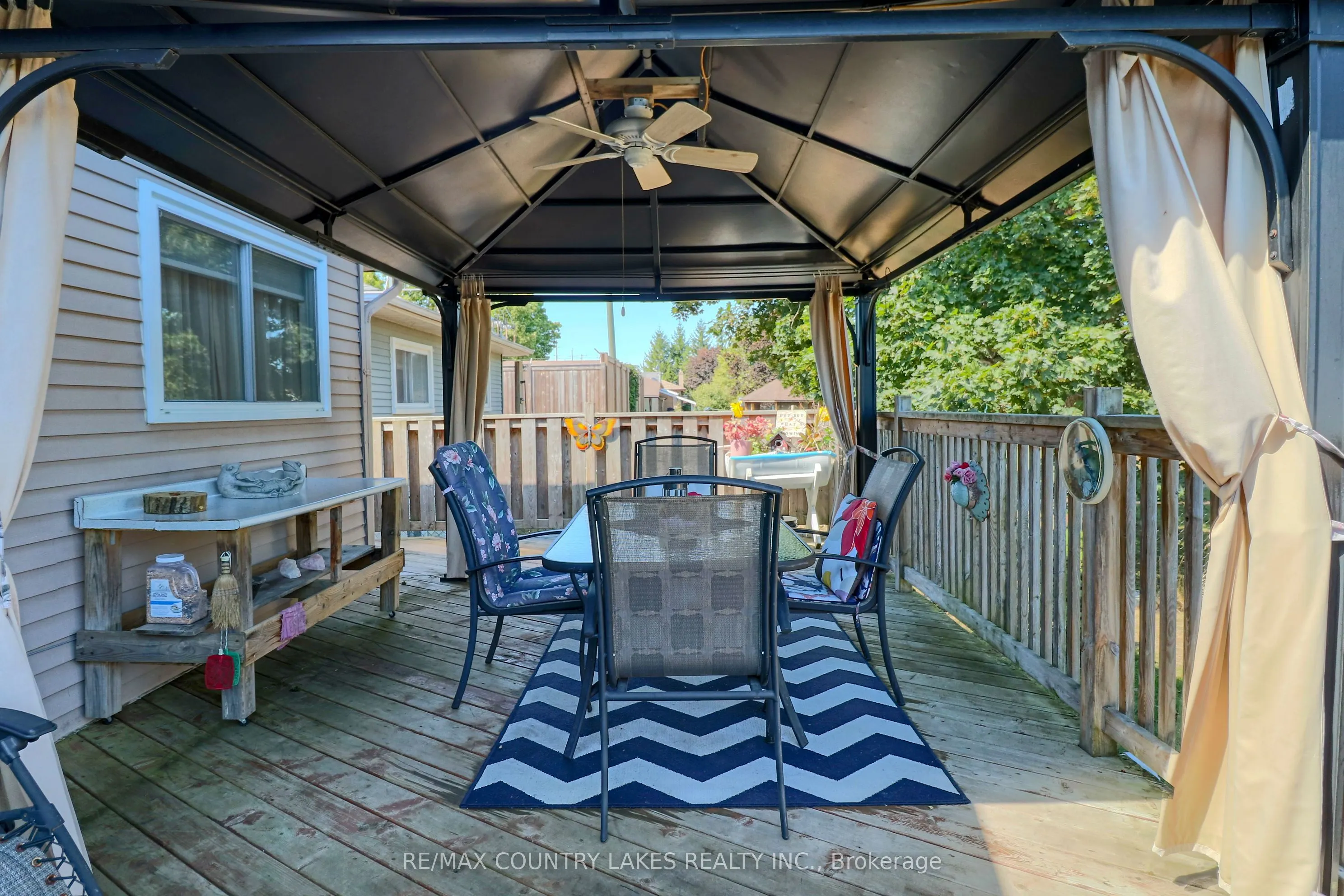 588 Main Street E