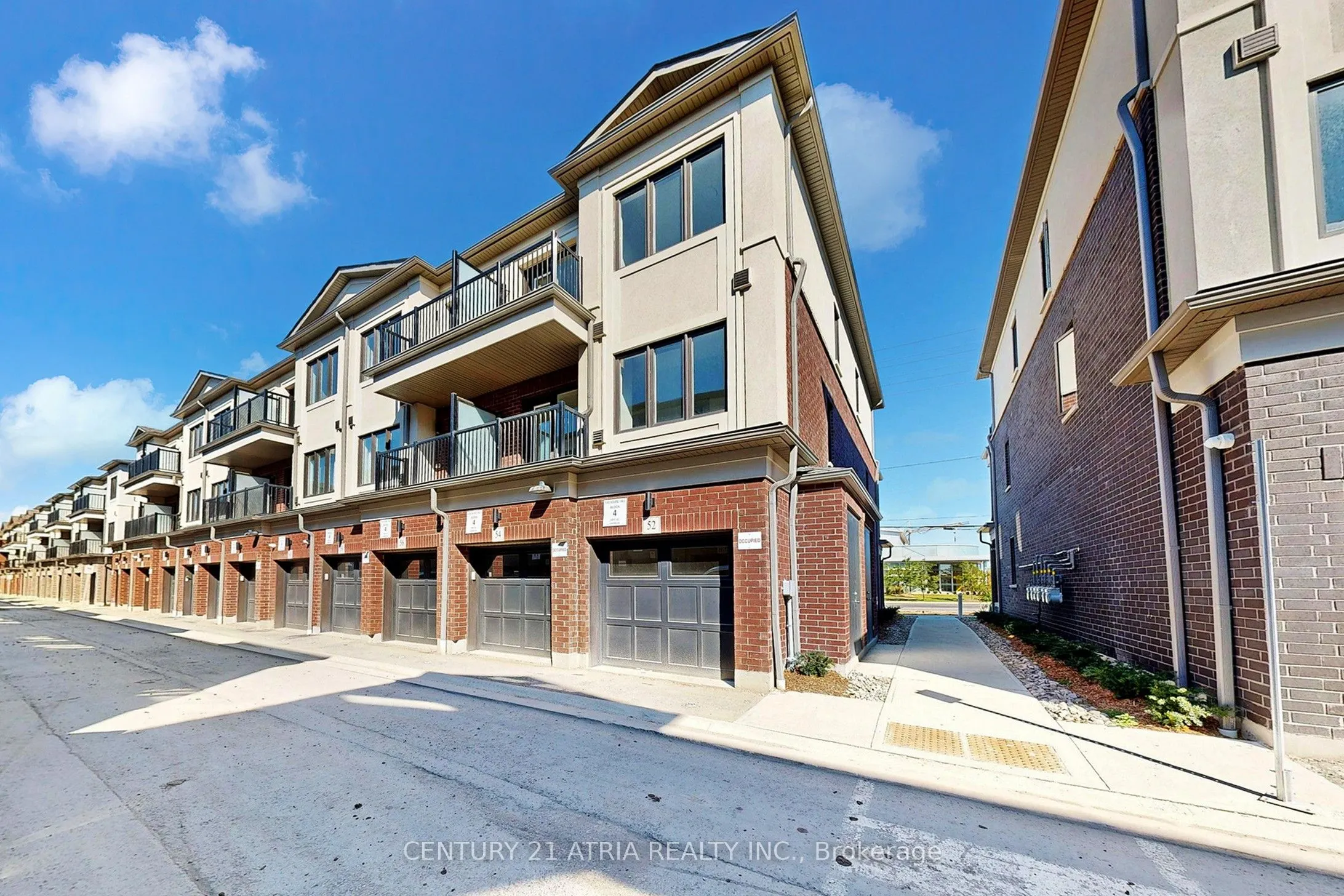 52 Matawin Lane, #52