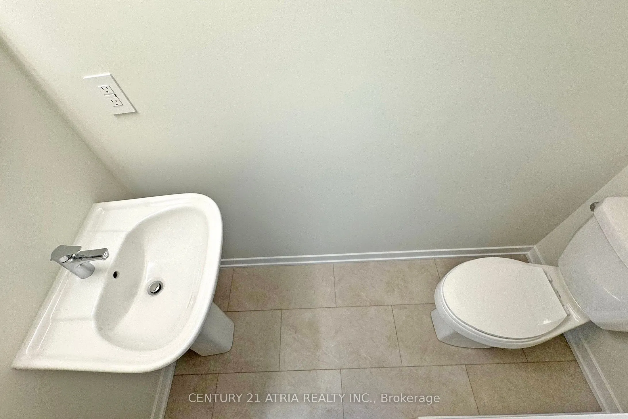 52 Matawin Lane, #52