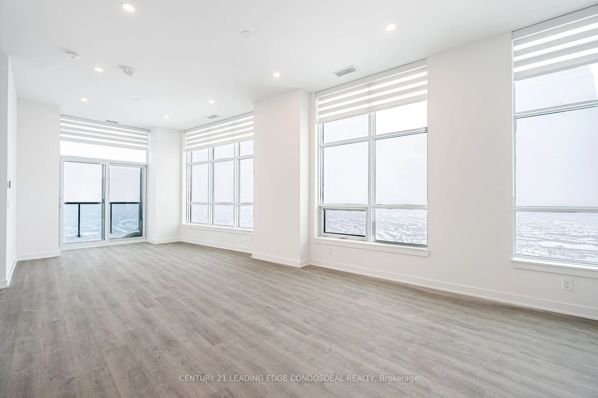 30 Upper Mall Way, #PH03