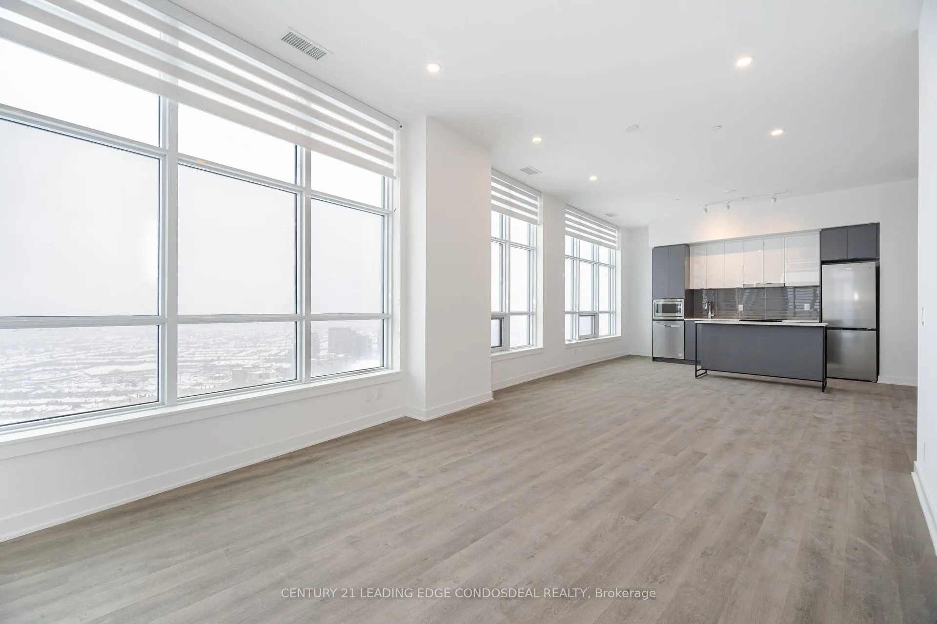 30 Upper Mall Way, #PH03