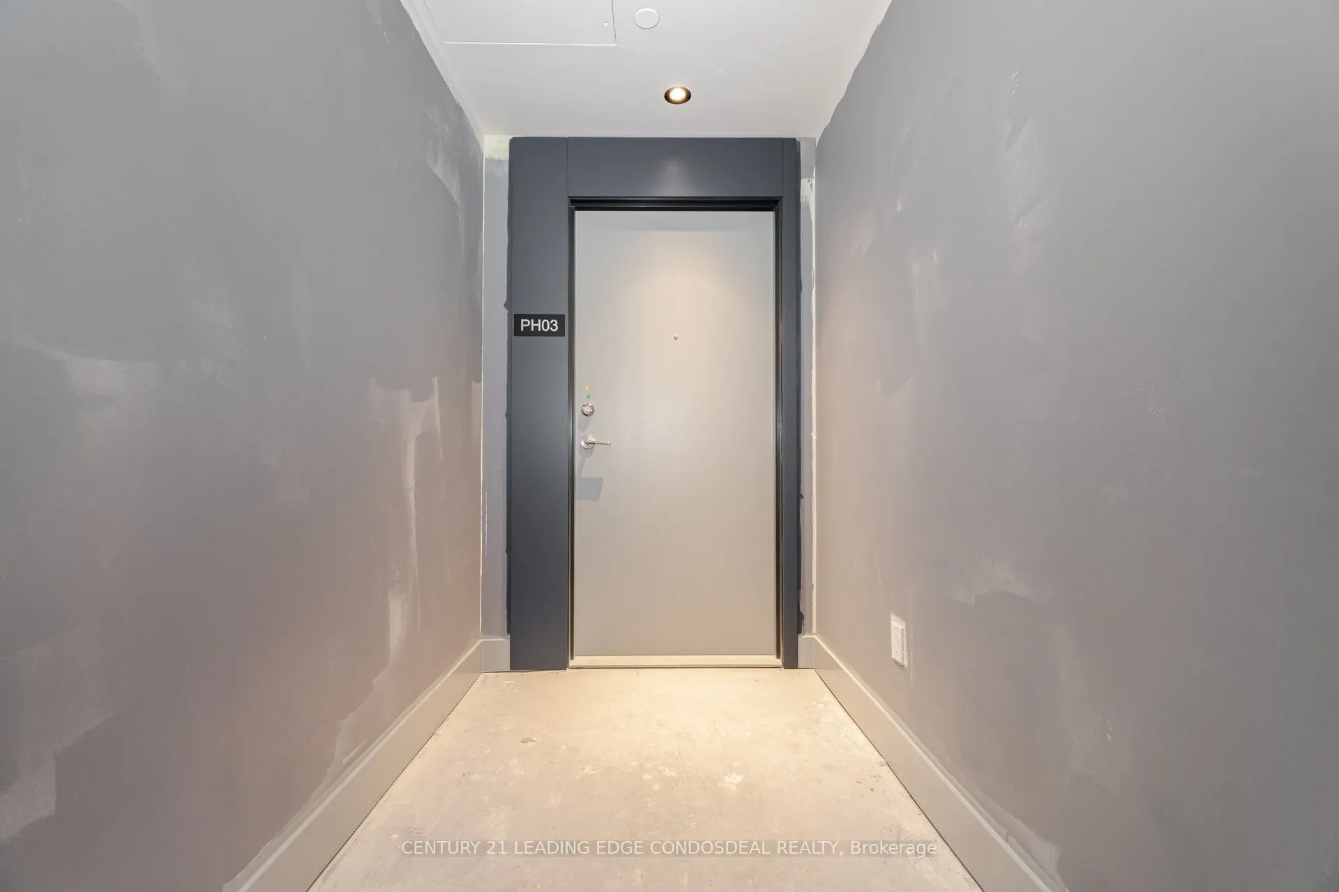 30 Upper Mall Way, #PH03