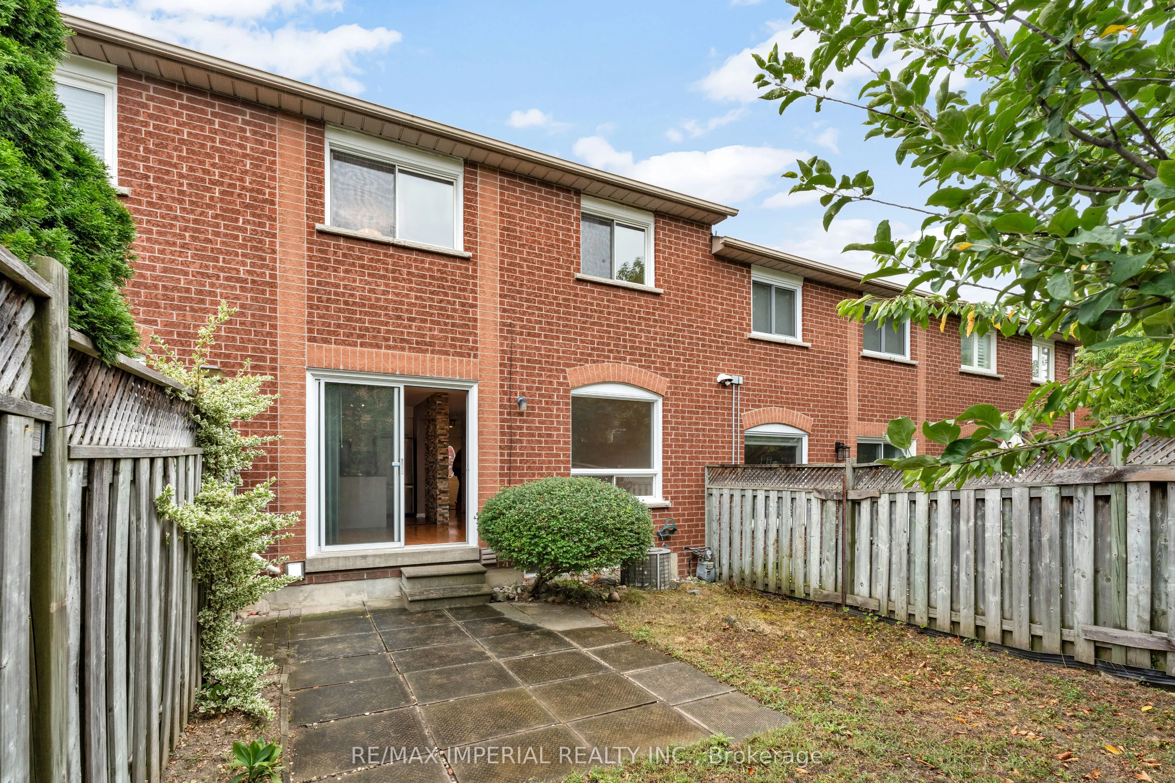 99 Islay Crescent