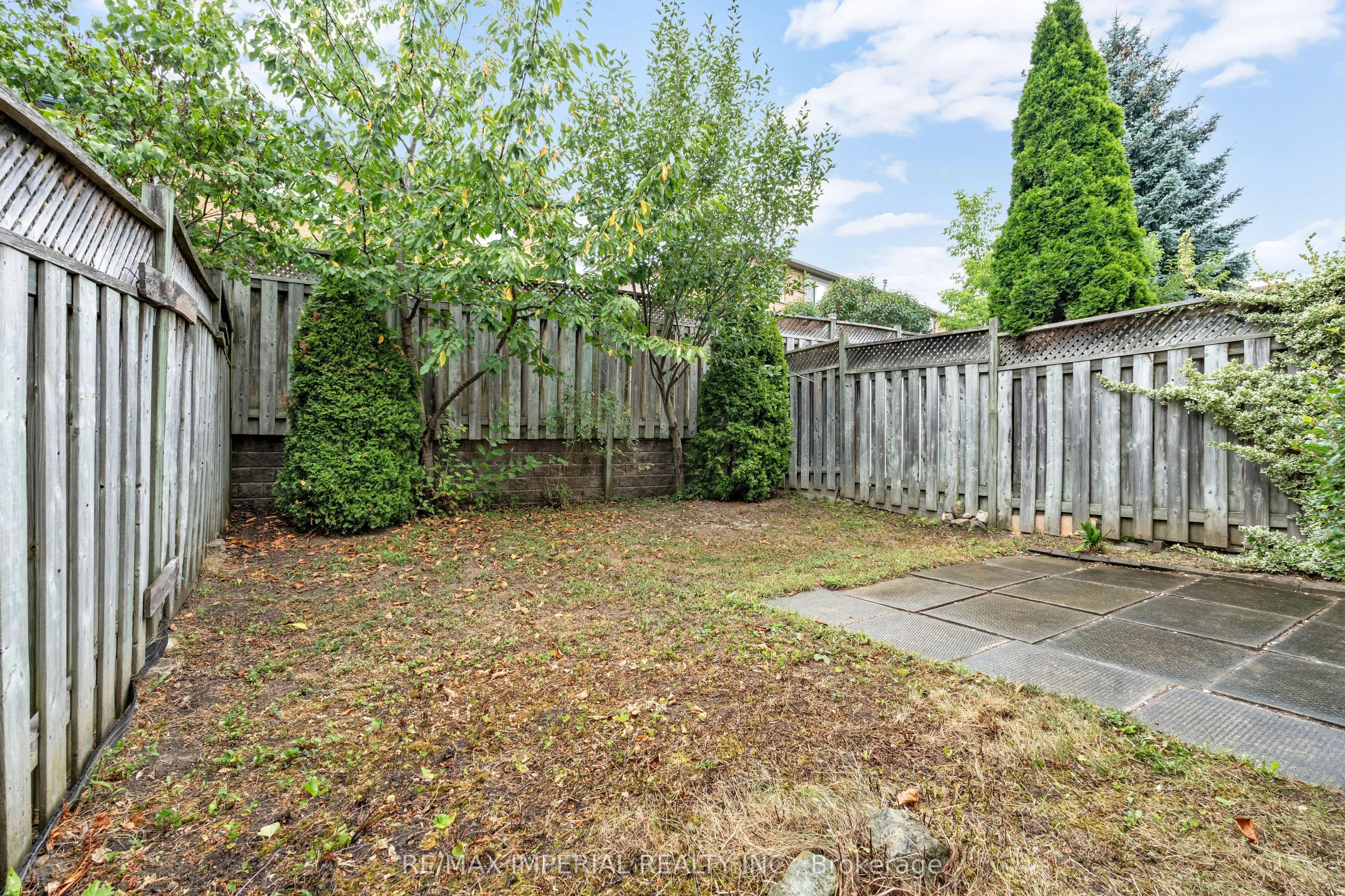99 Islay Crescent