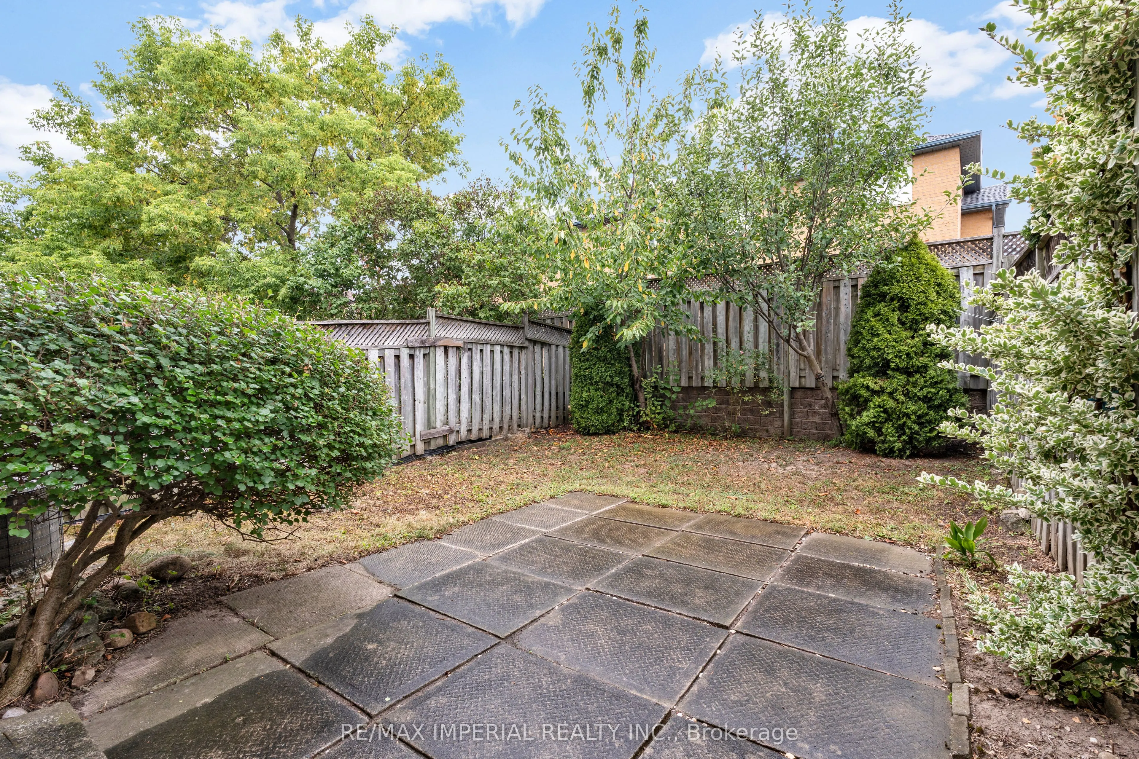 99 Islay Crescent