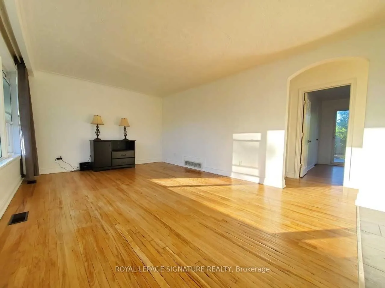 11 Patrick Drive, #Main