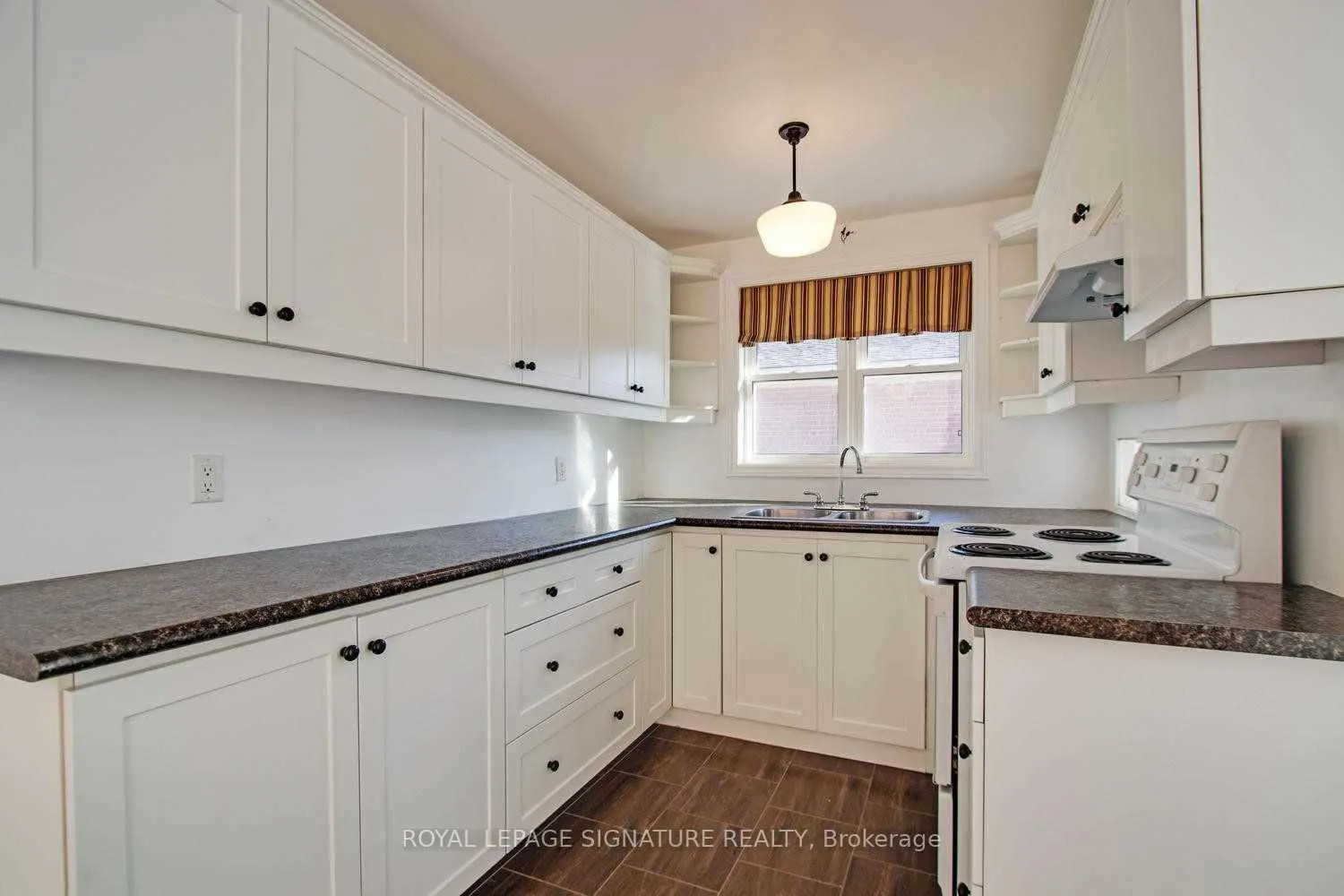 11 Patrick Drive, #Main