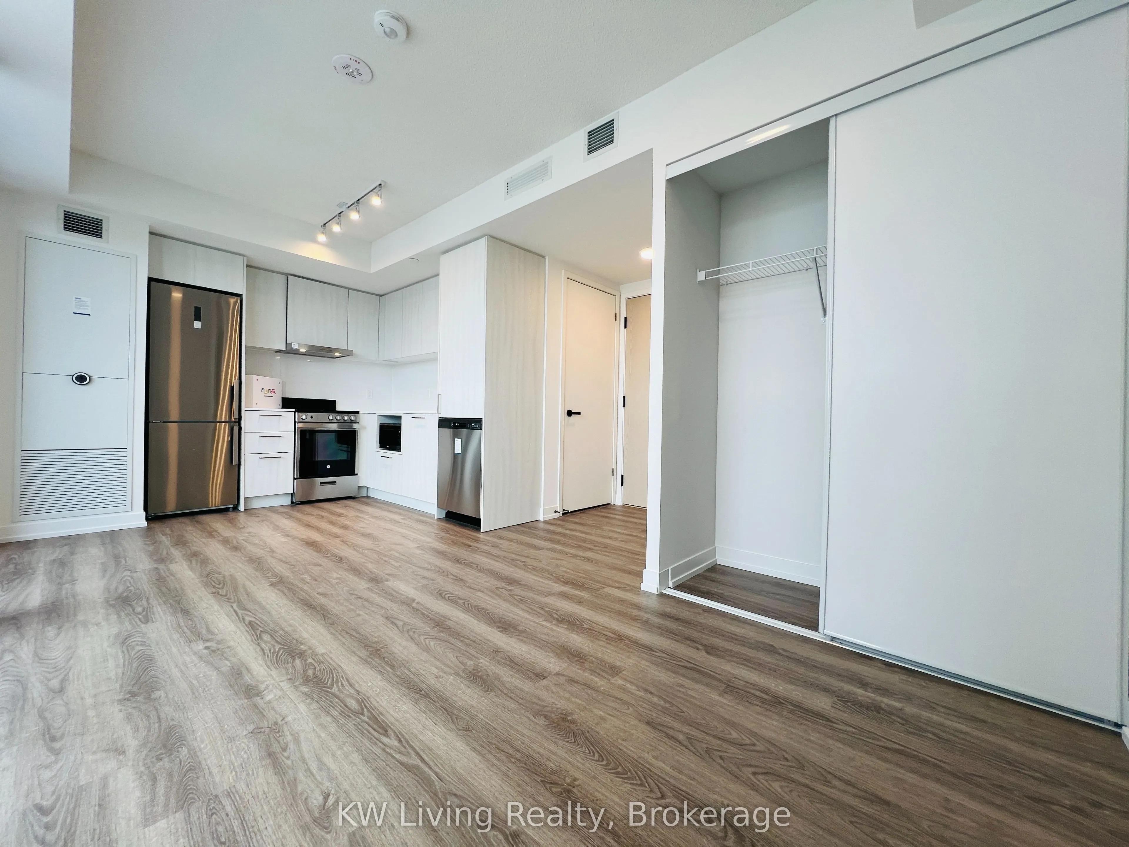 195 Commerce Street, #3812