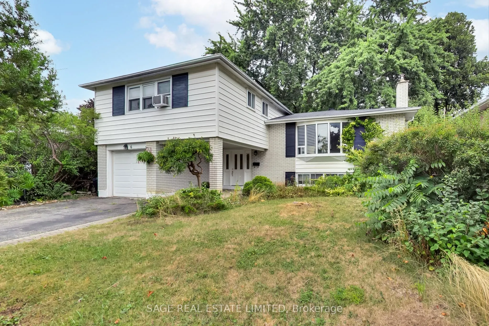 6 Dunsinane Drive