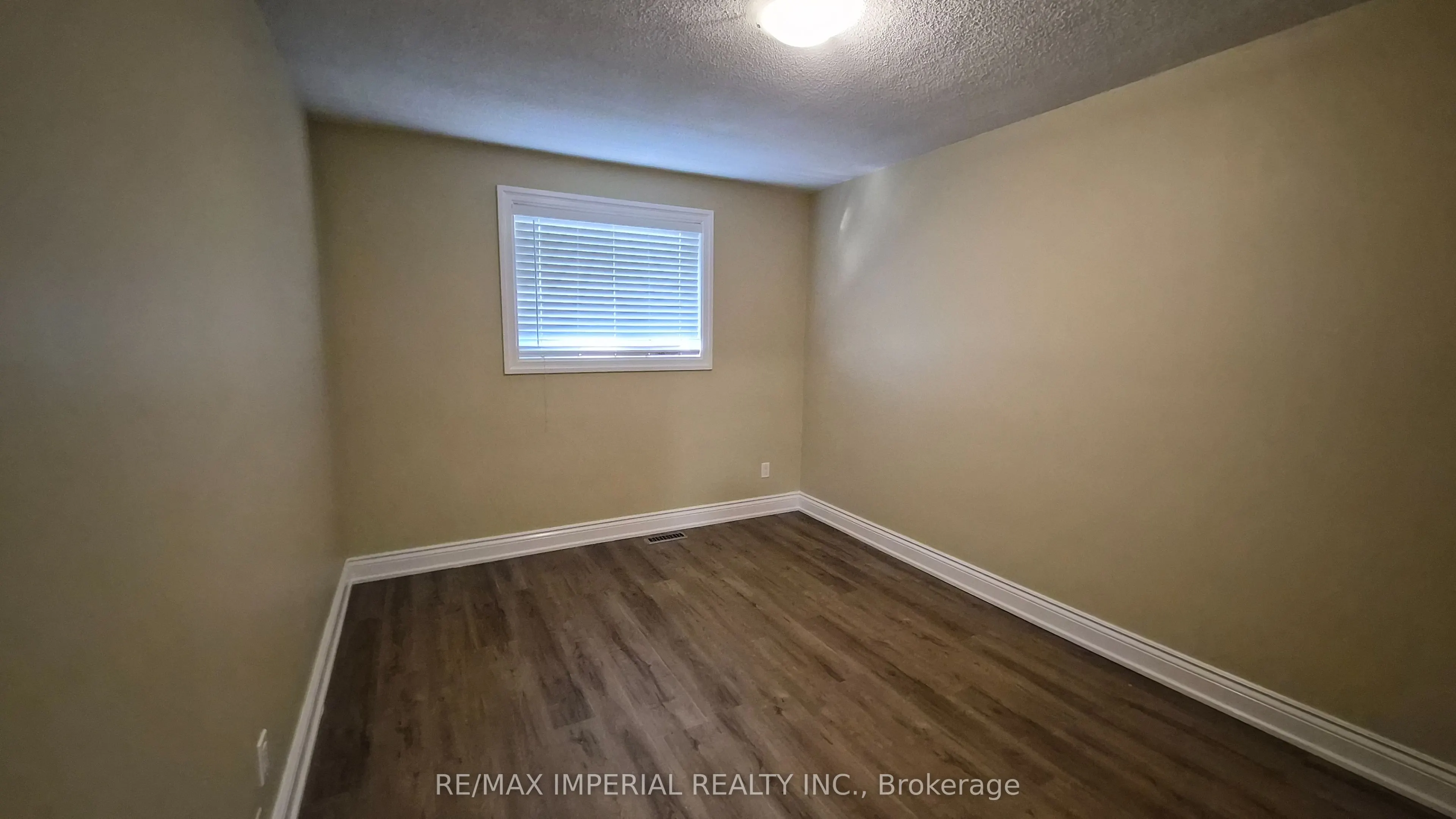 552 Heman Street, #Main Floor