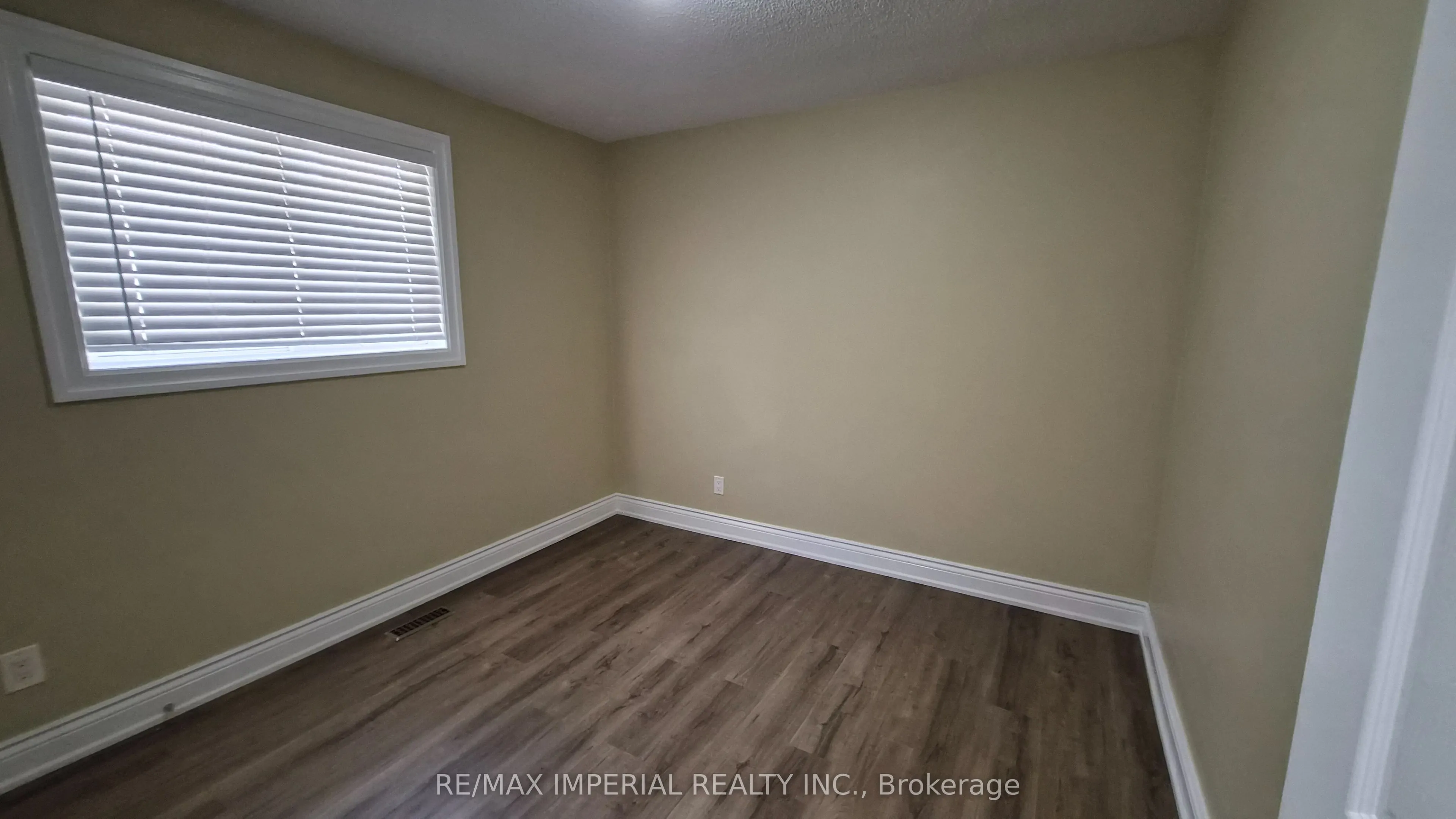 552 Heman Street, #Main Floor