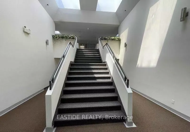 7181 Woodbine Avenue, #234