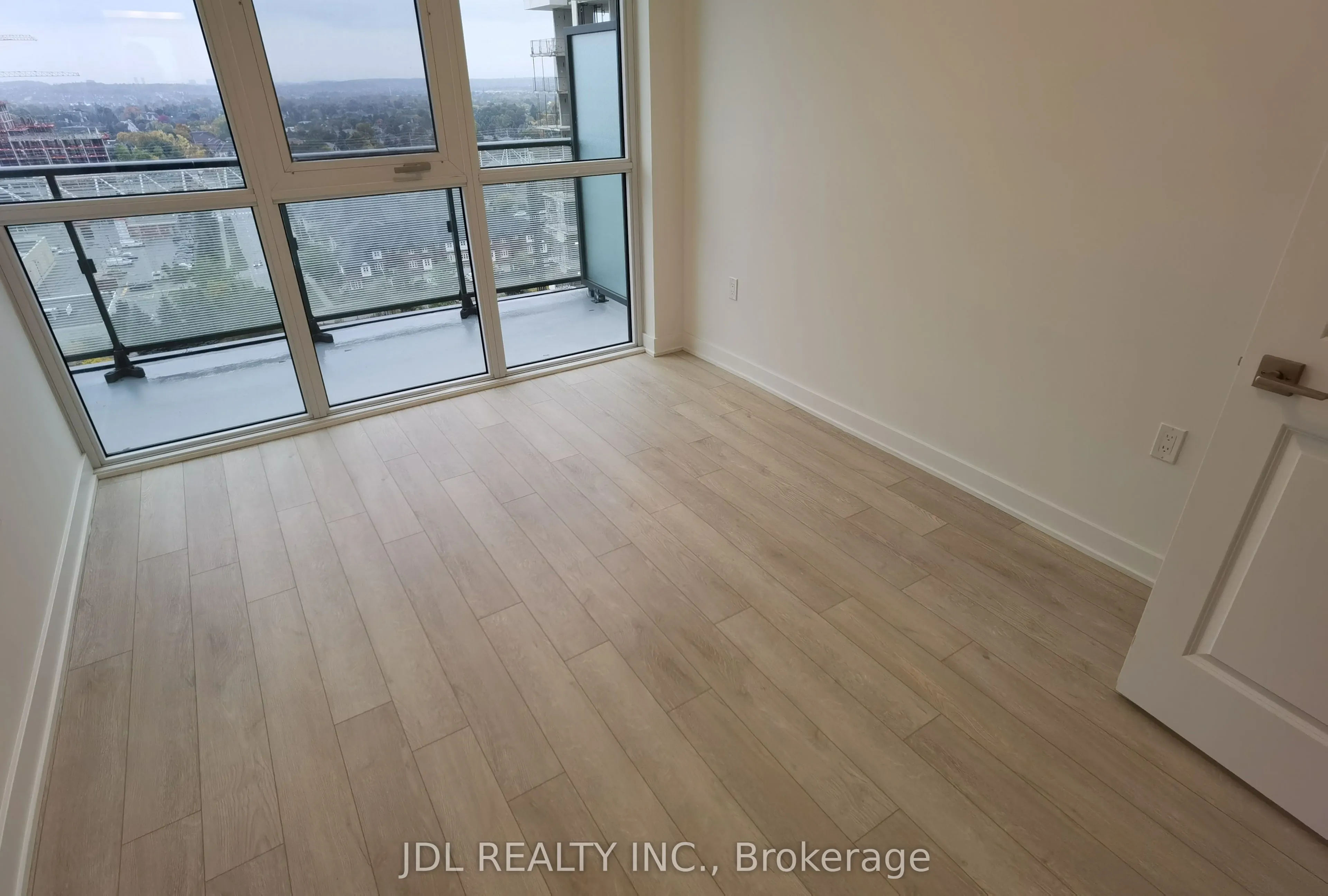 75 Oneida Crescent, #1510