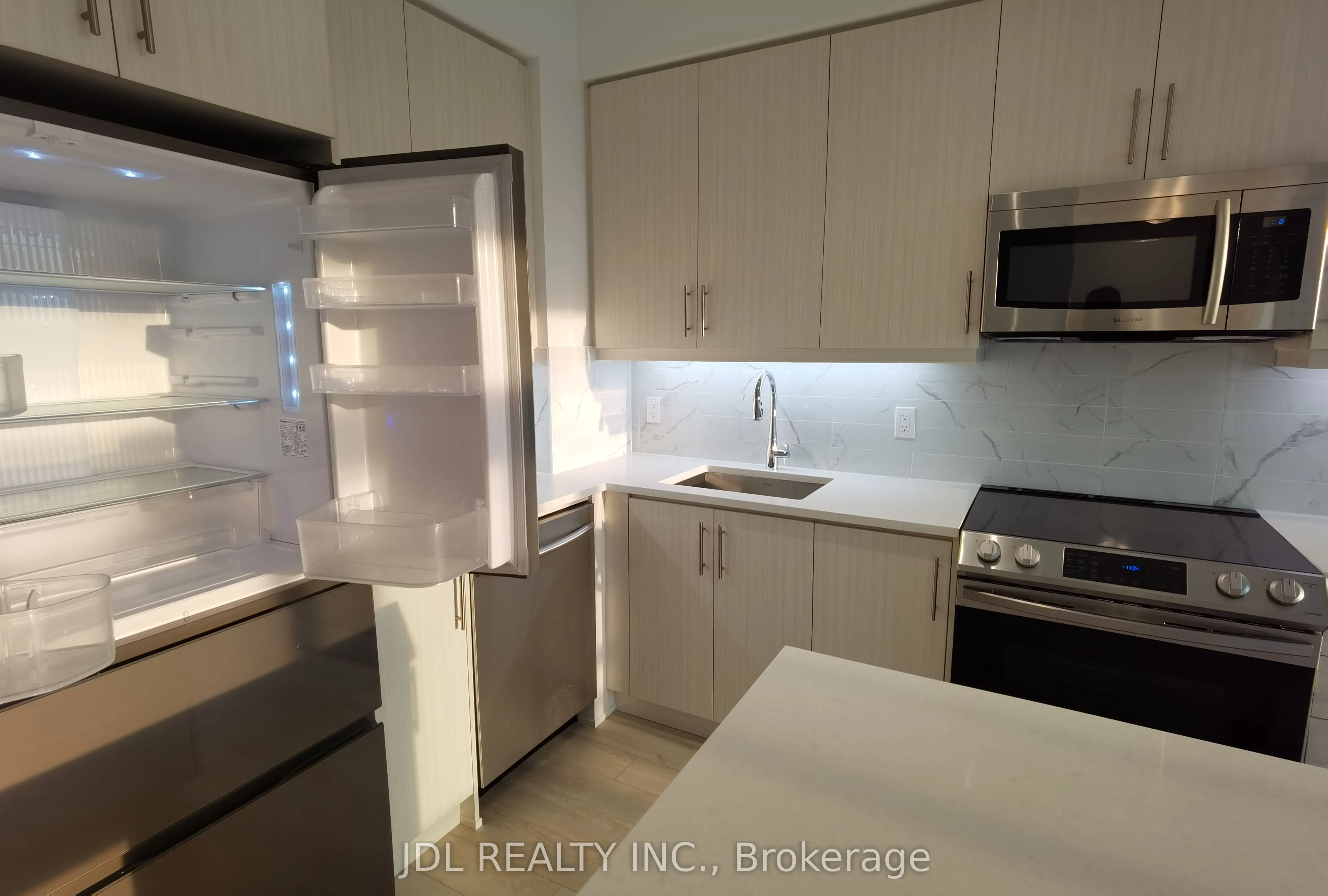 75 Oneida Crescent, #1510