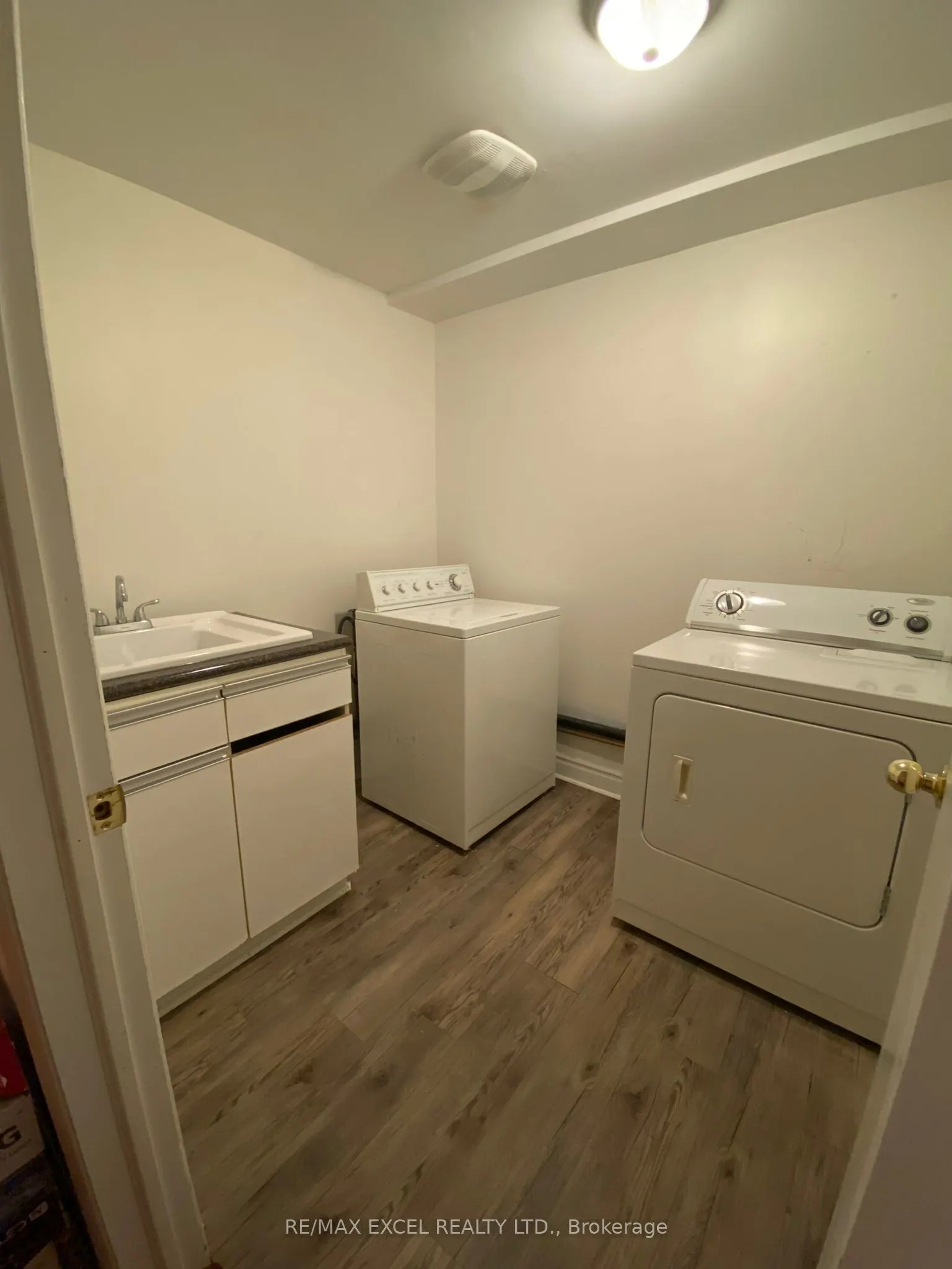 36 Pemberton Road, #Lower