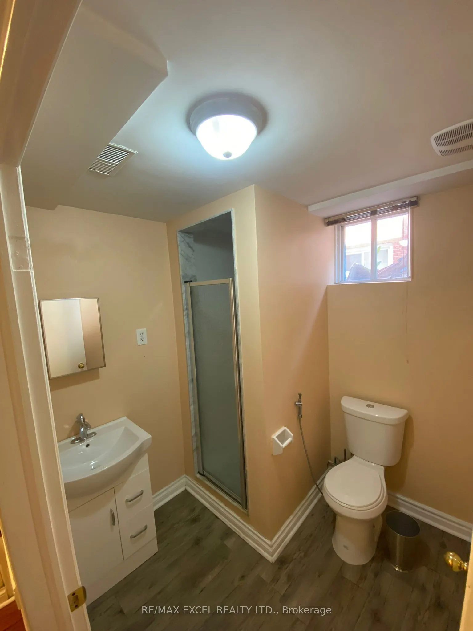 36 Pemberton Road, #Lower