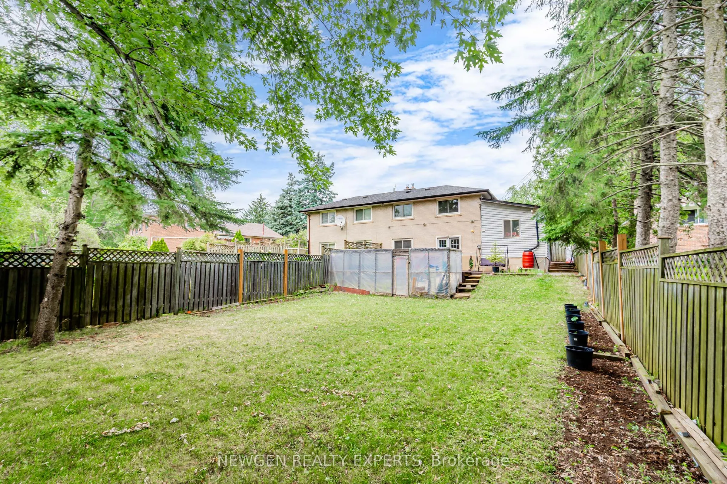 80 Sherwood Forest Drive