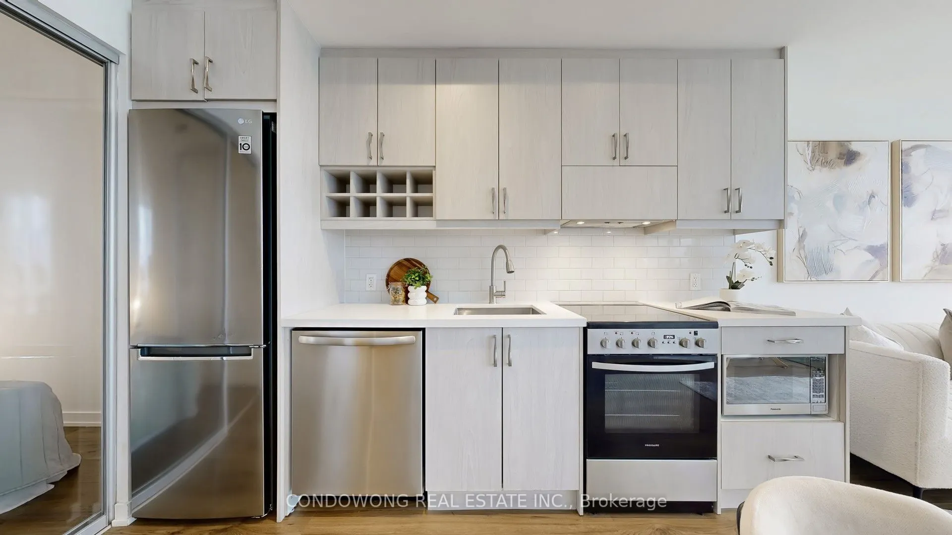 898 Portage Parkway, #1508