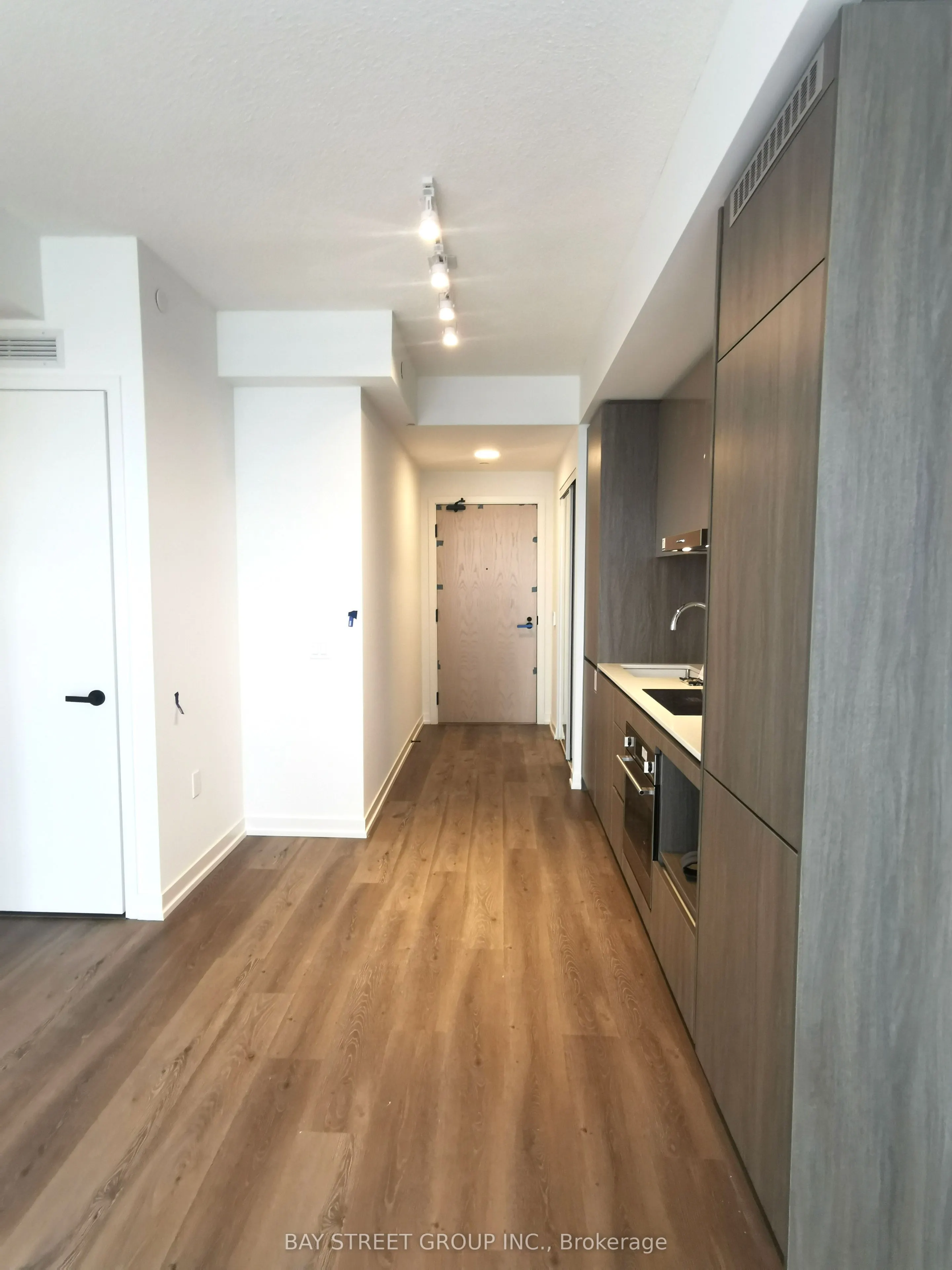 28 Interchange Way, #3616