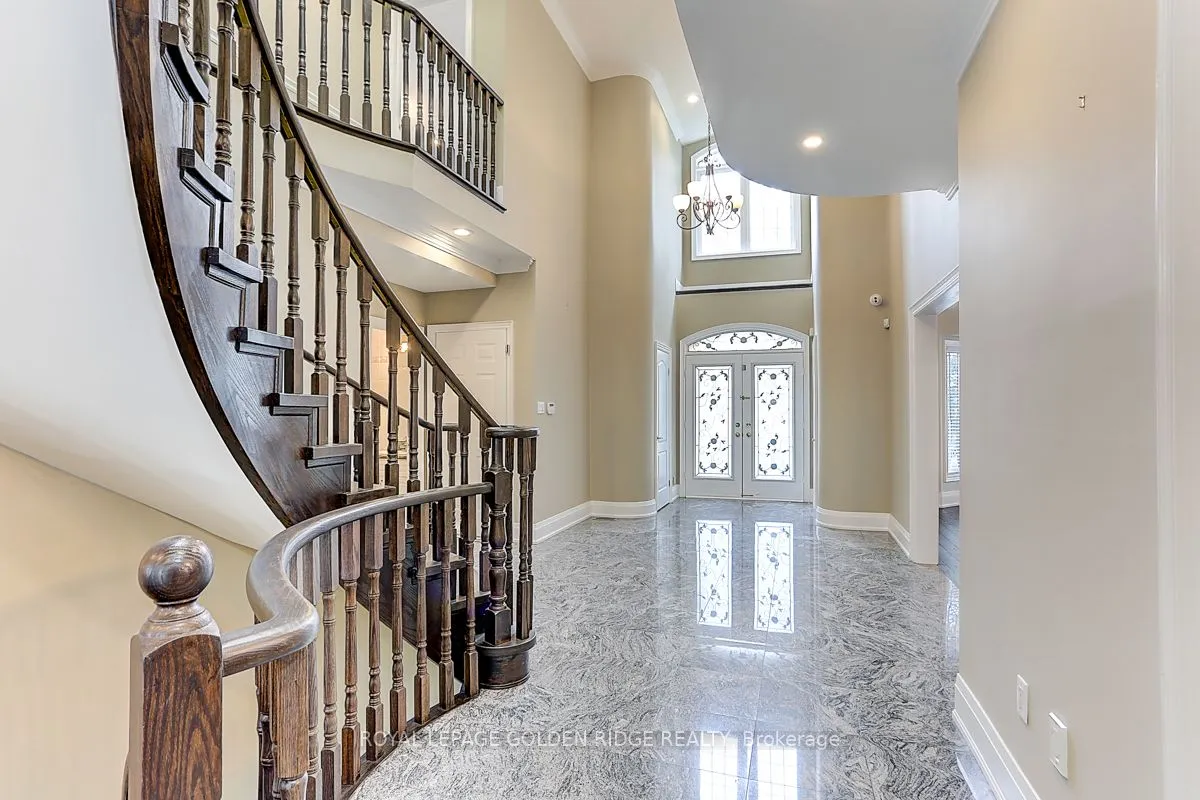 11 Hillsborough Court