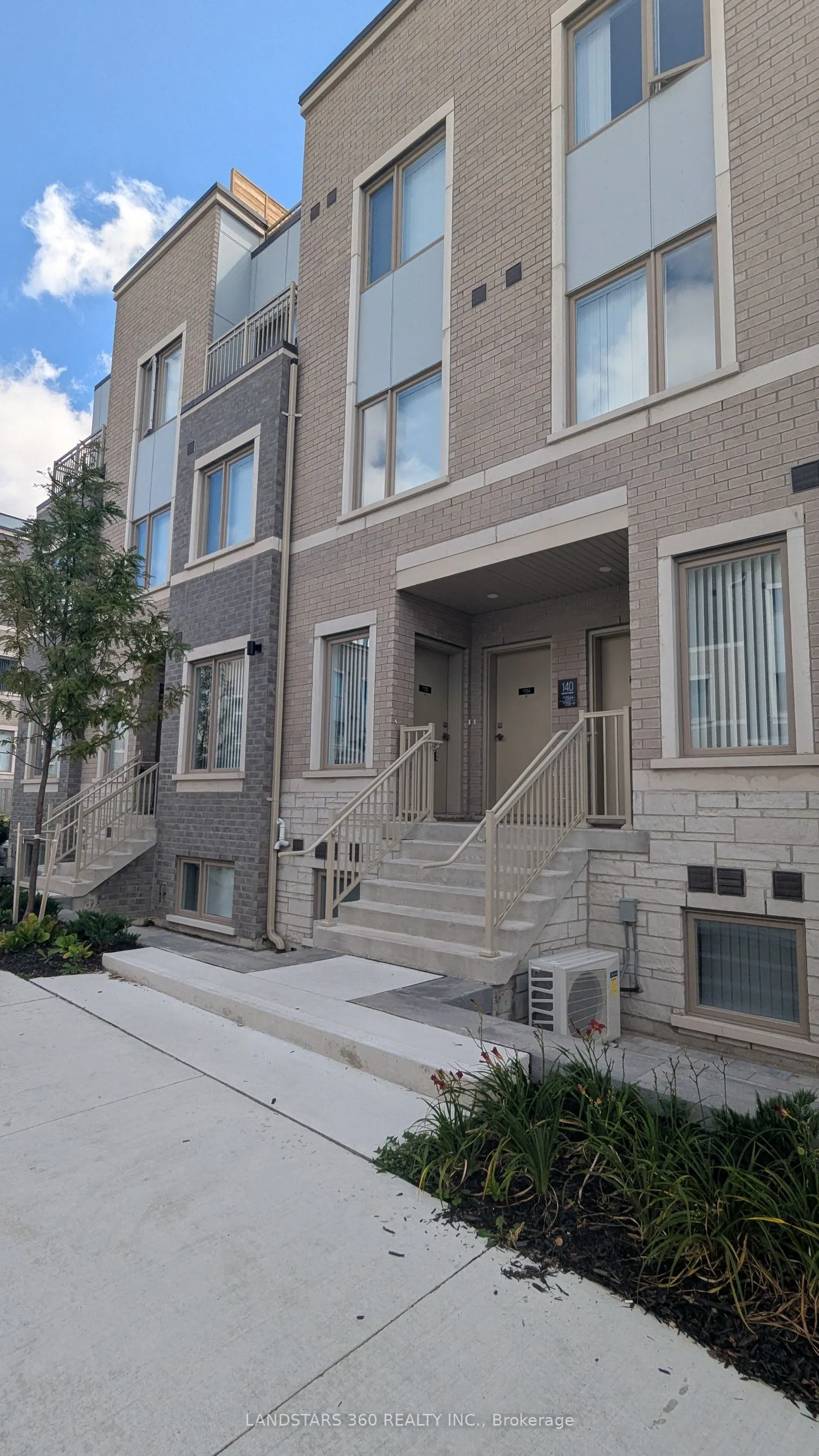 140 HONEYCRISP Crescent, #293