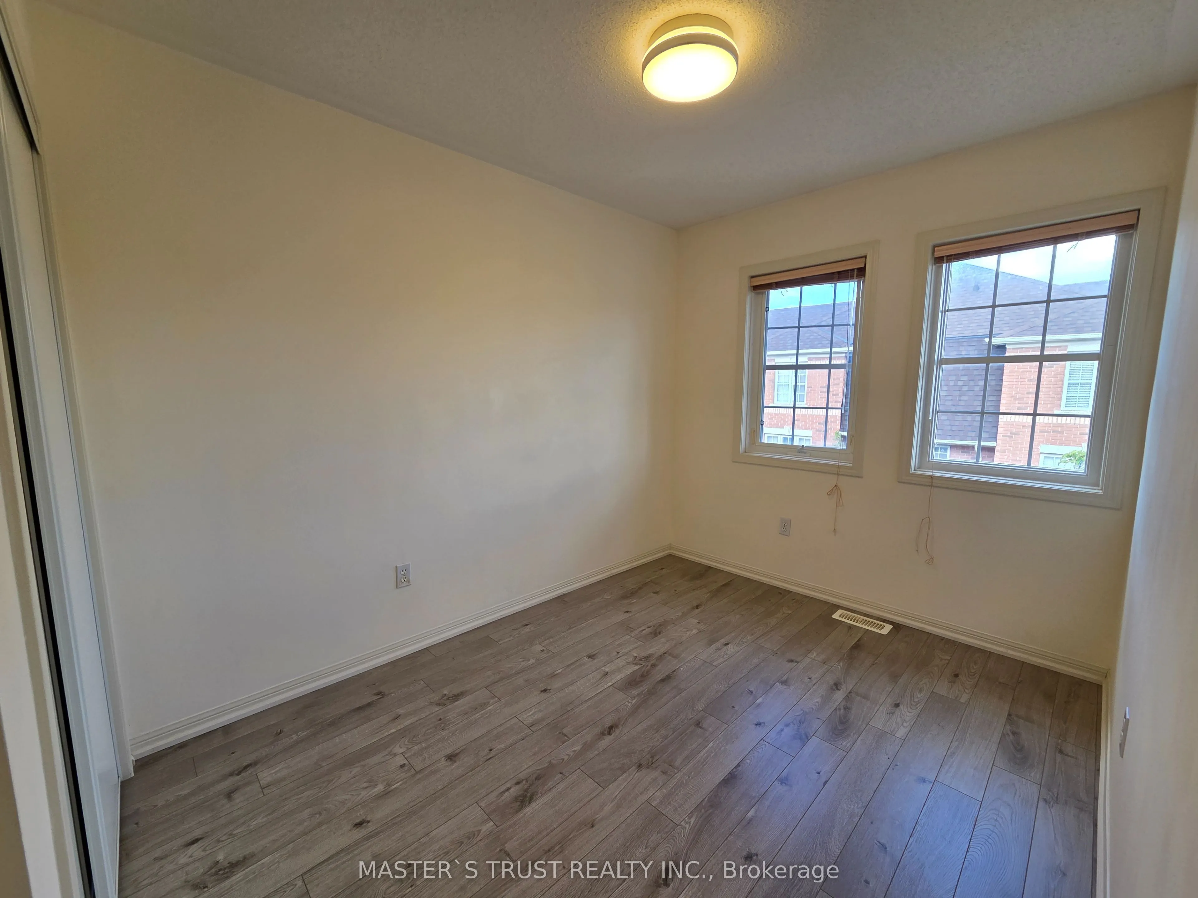 5 Nakina Way, #18
