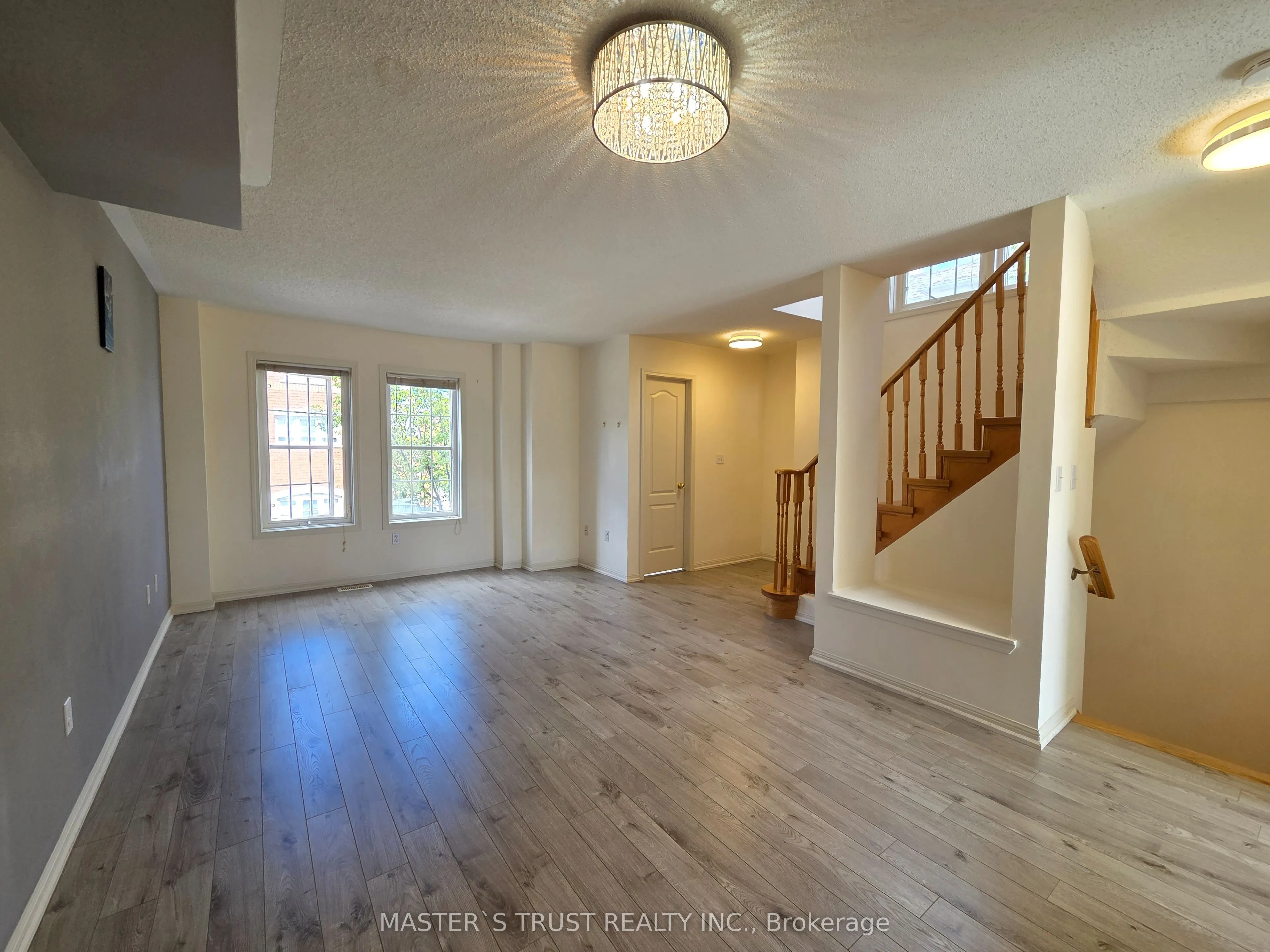 5 Nakina Way, #18