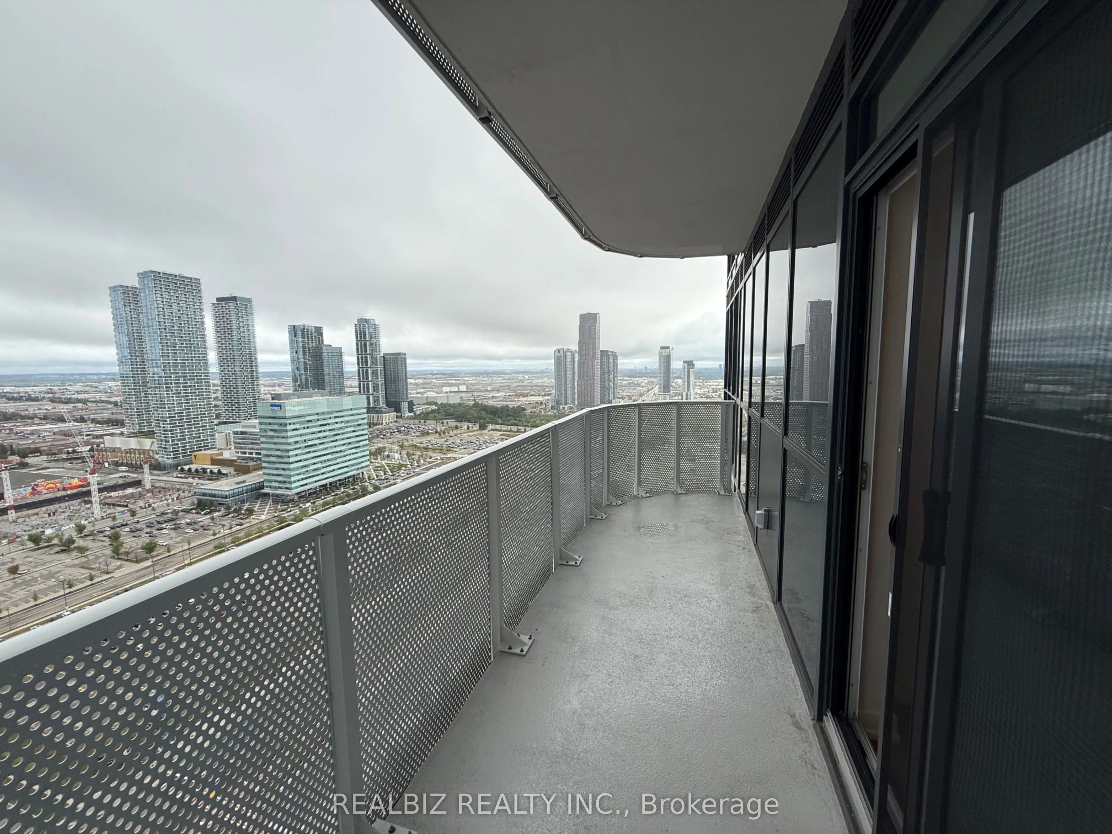 28 Interchange Way, #3505