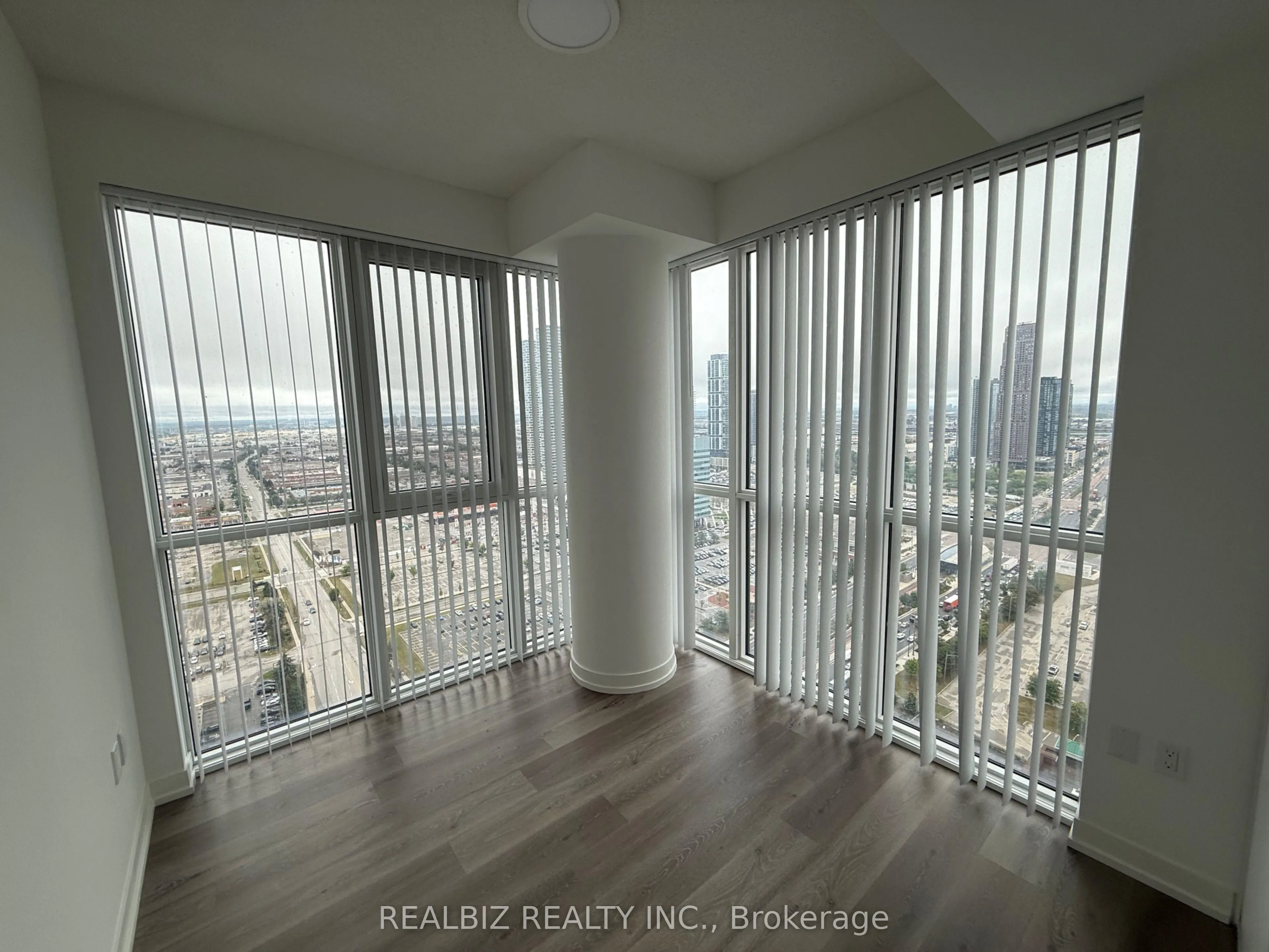 28 Interchange Way, #3505