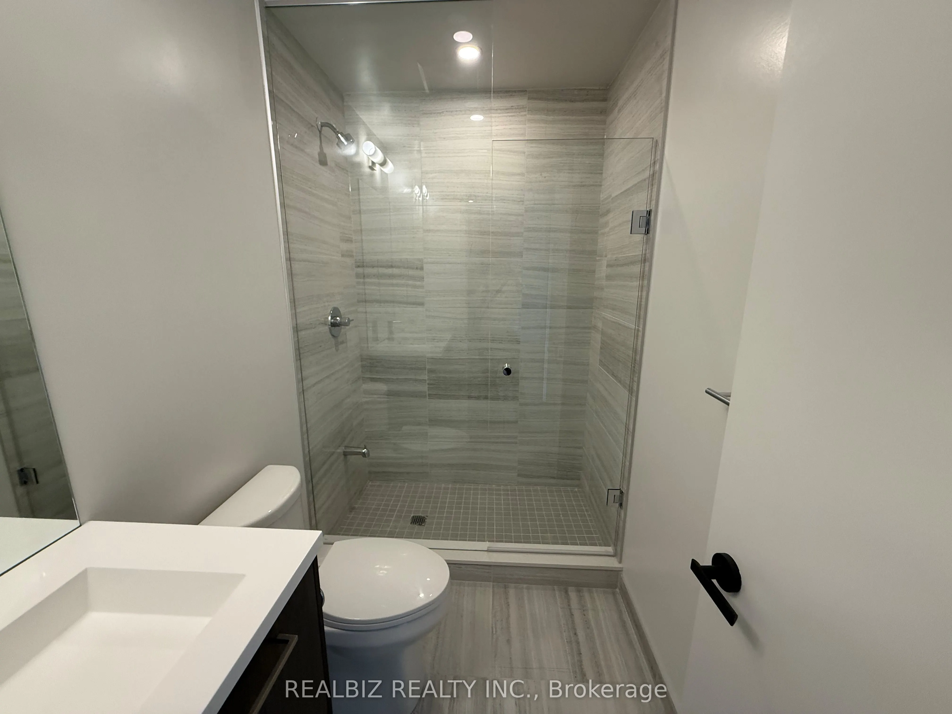 28 Interchange Way, #3505