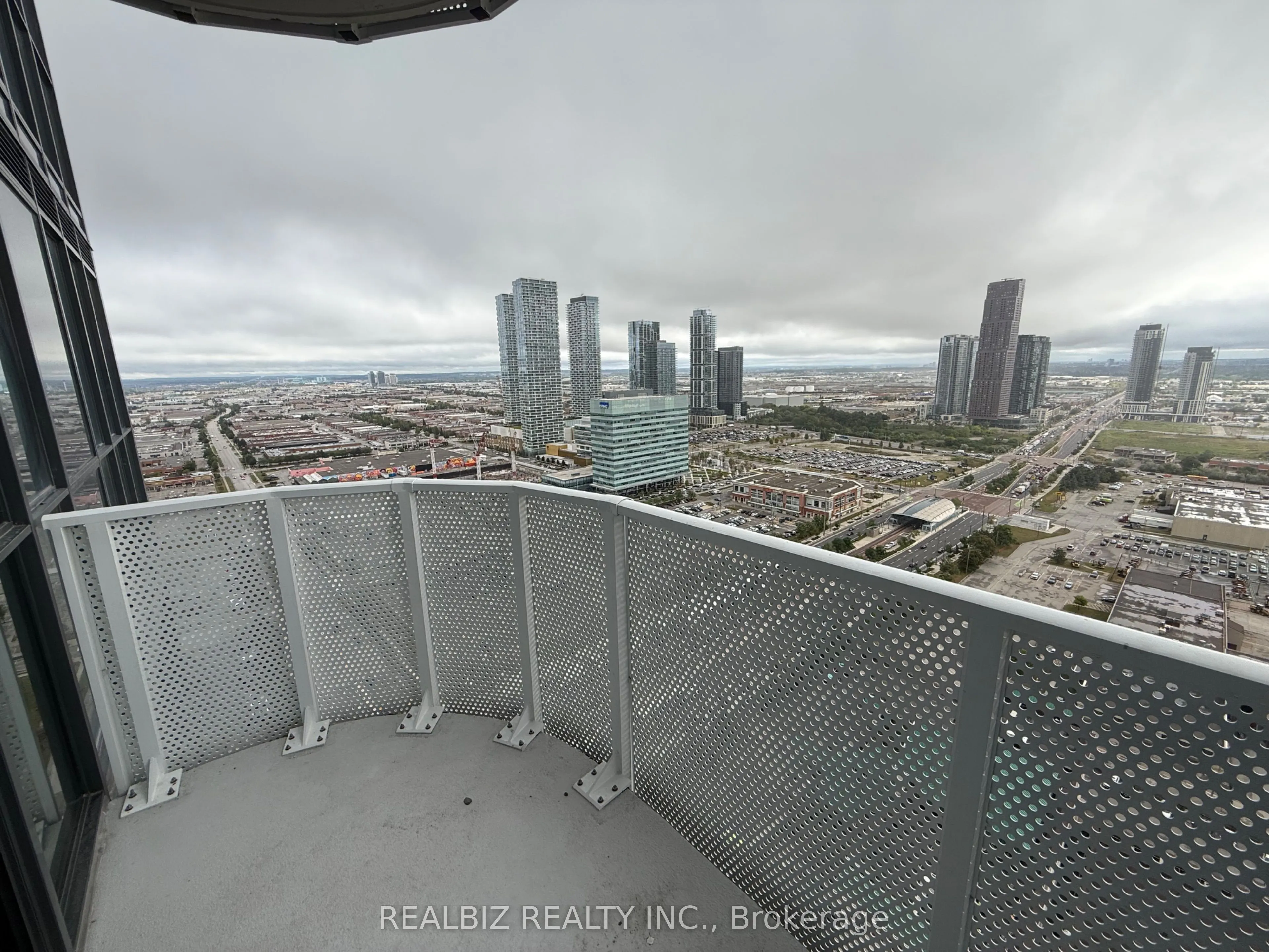 28 Interchange Way, #3505