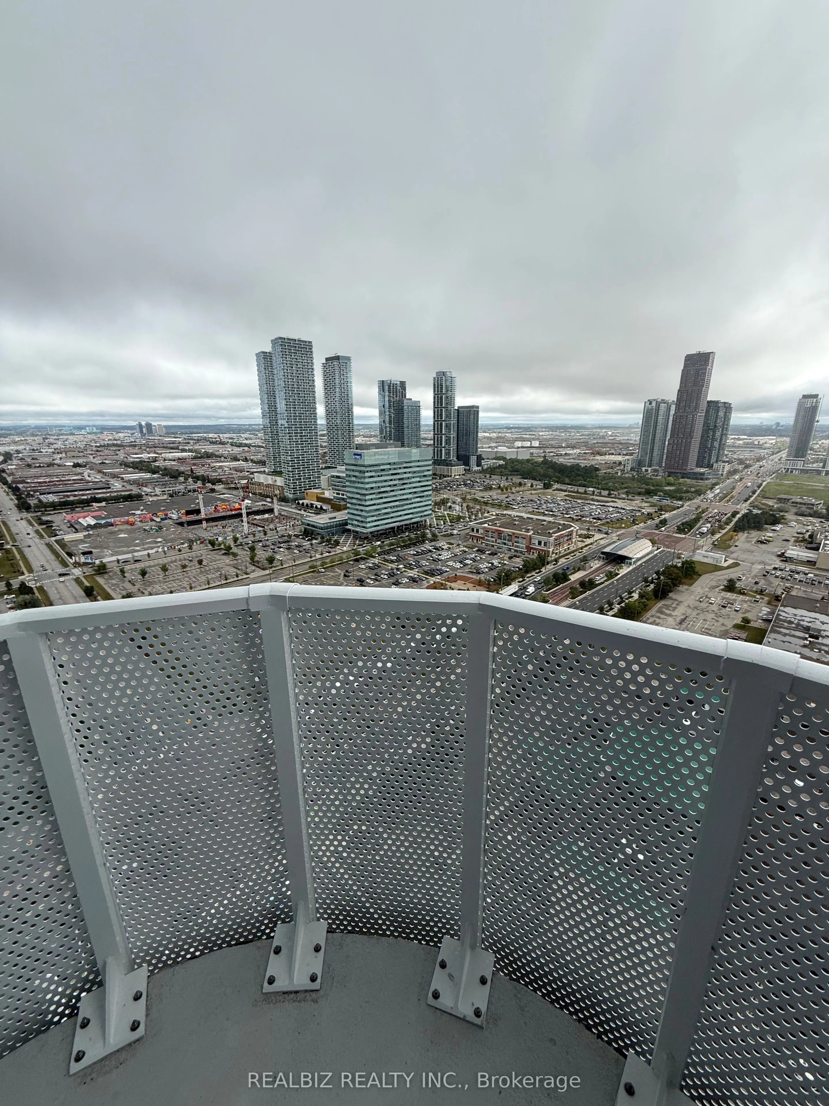 28 Interchange Way, #3505