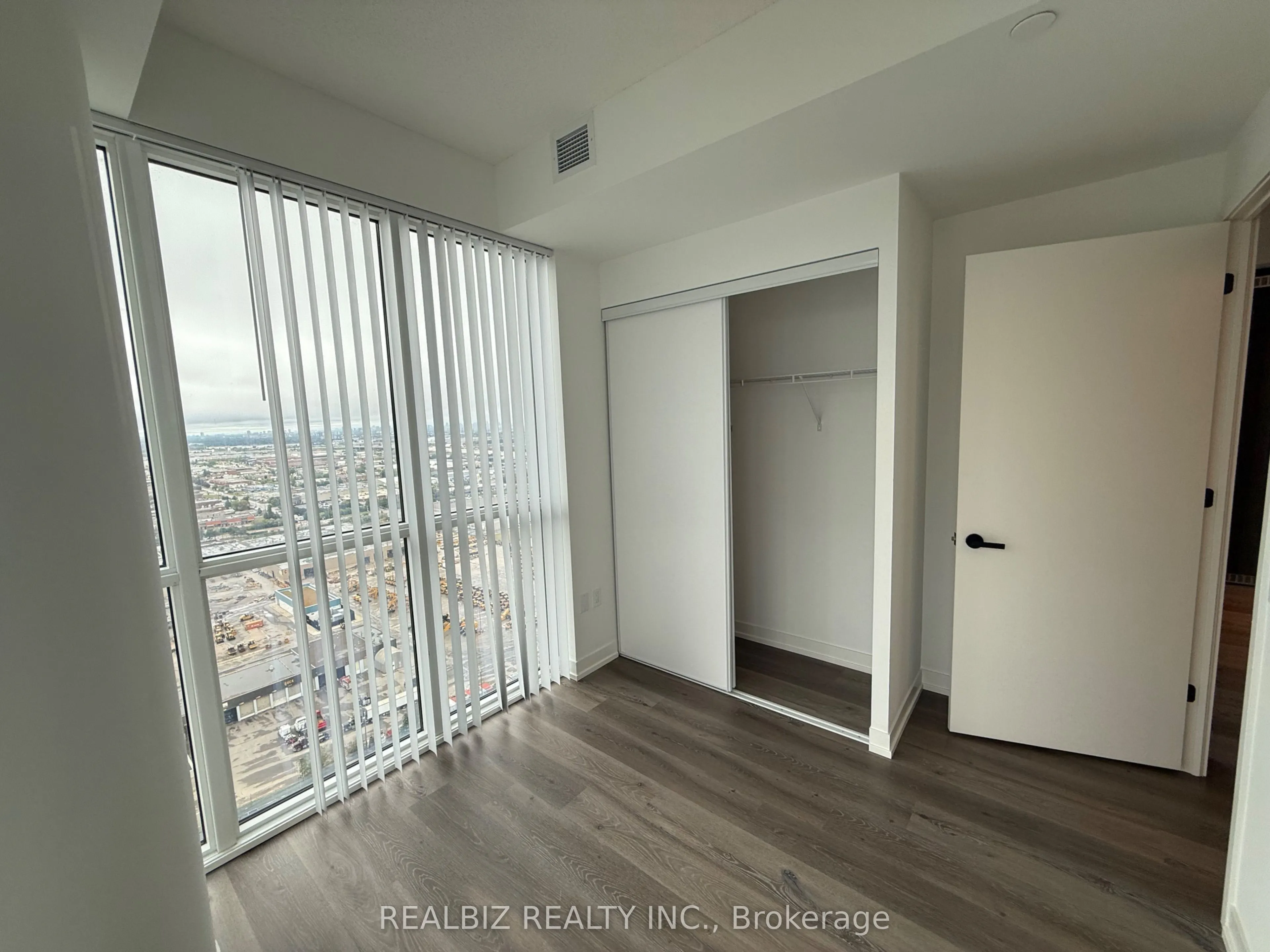 28 Interchange Way, #3505