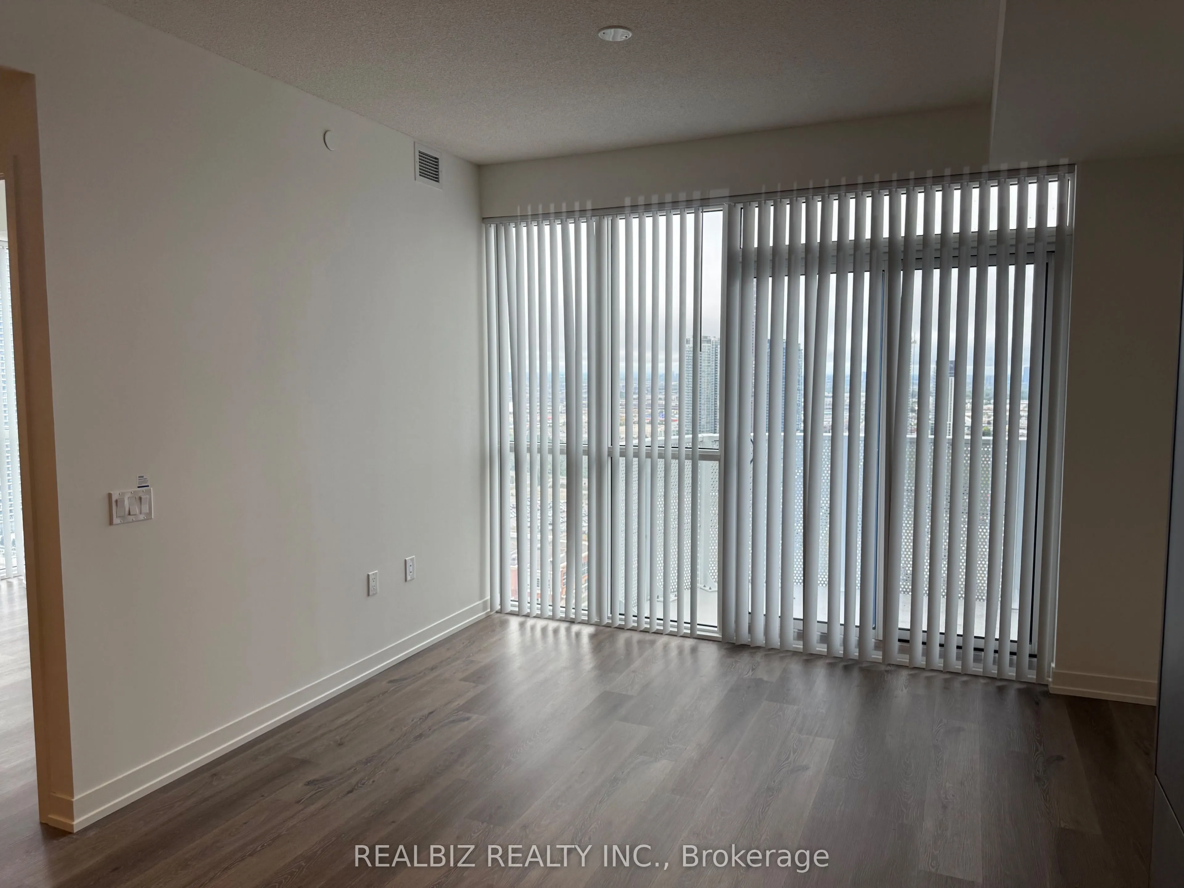 28 Interchange Way, #3505